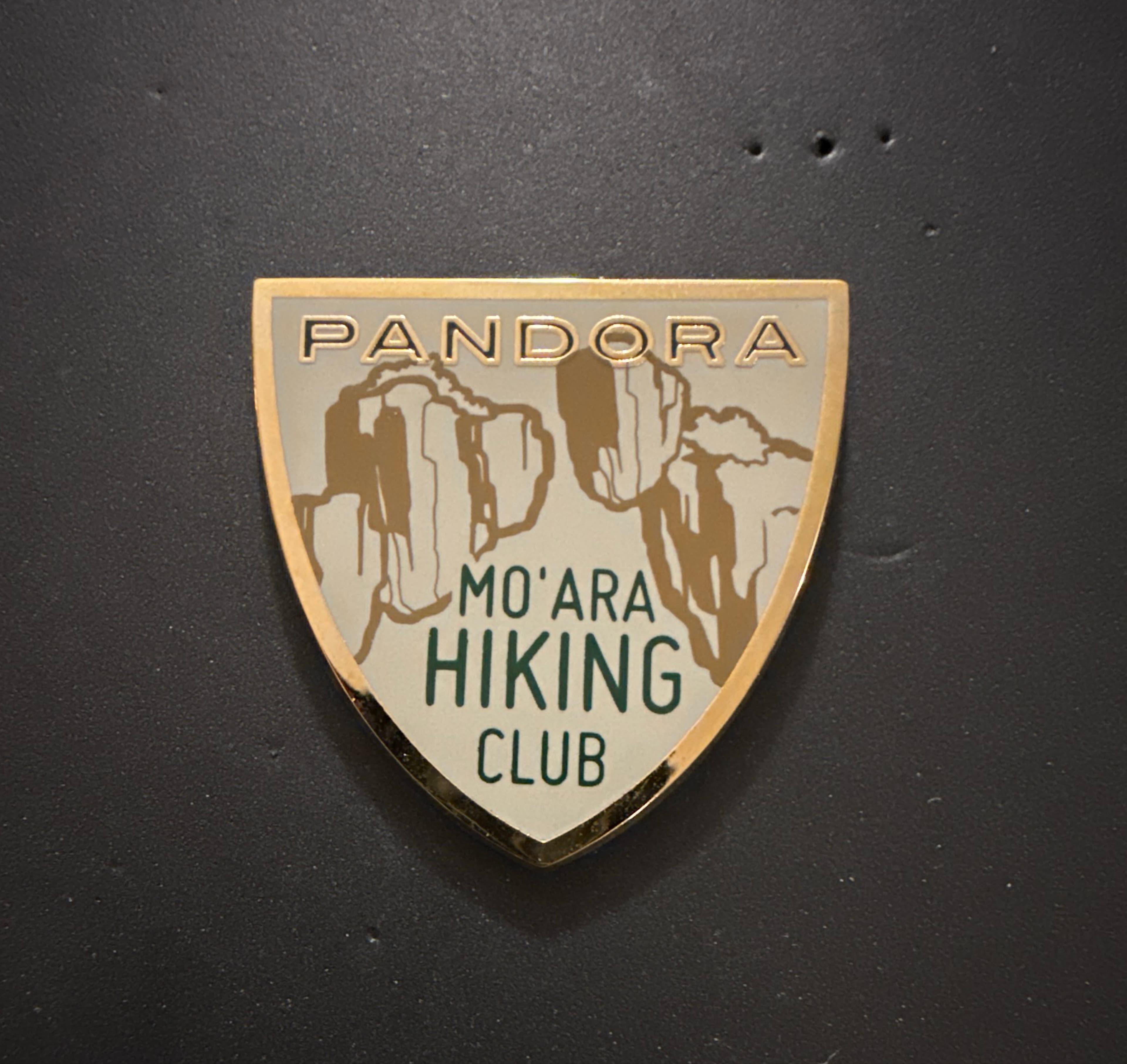 Mo'ara Hiking Club (Floating Mountains) Pin front