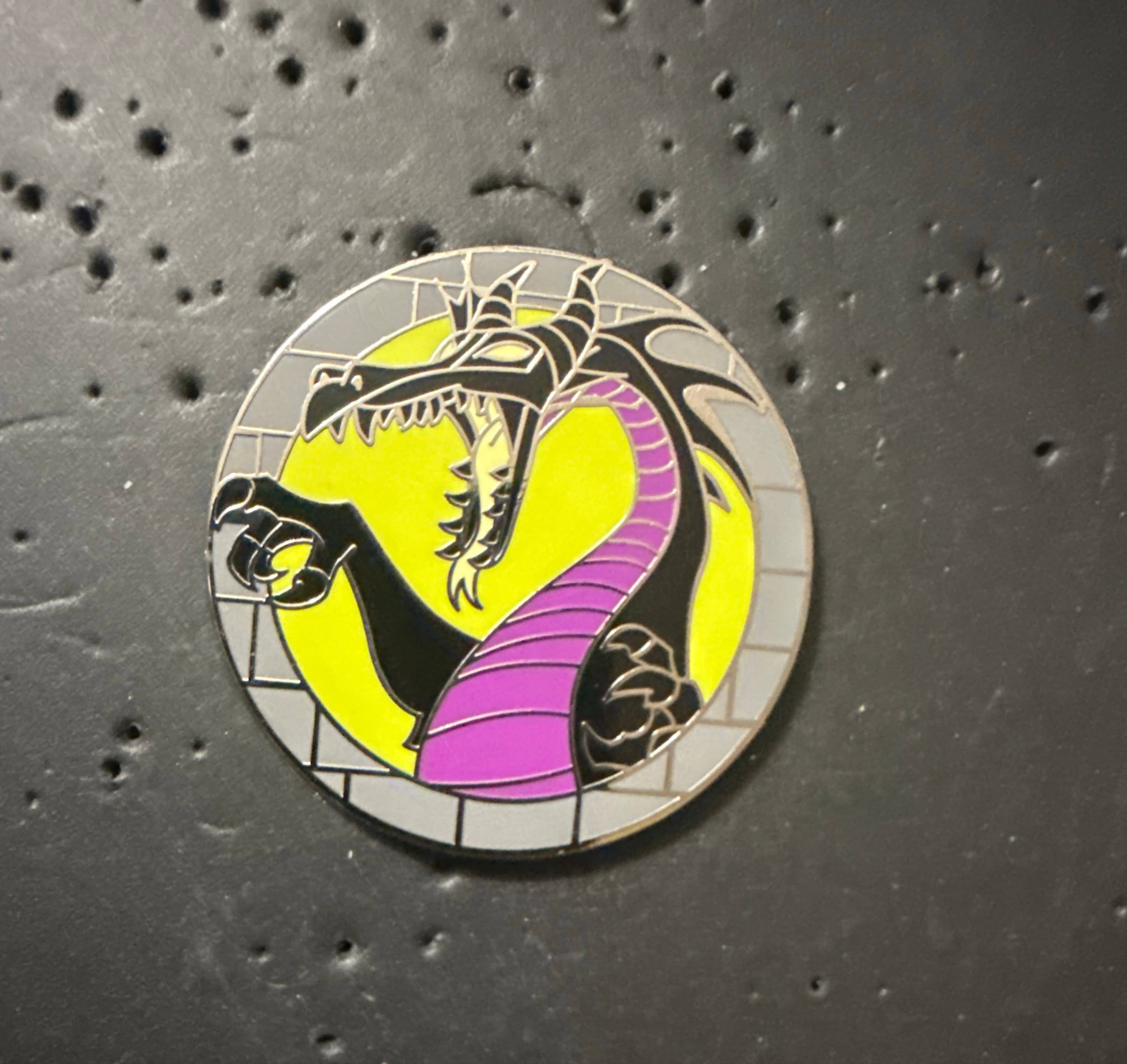 Maleficent as Dragon - Good Vs Evil - Mystery Pack front