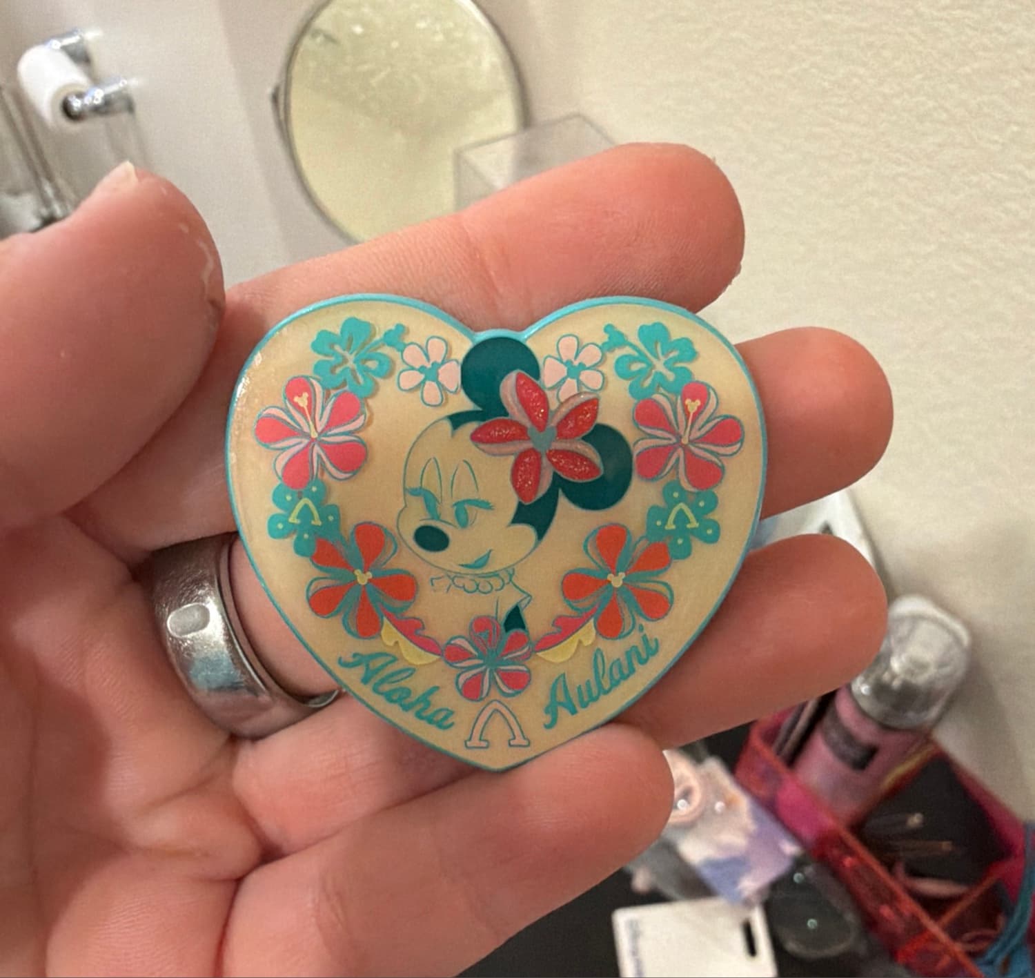 Minnie Mouse Aloha Aulani Heart Pin front