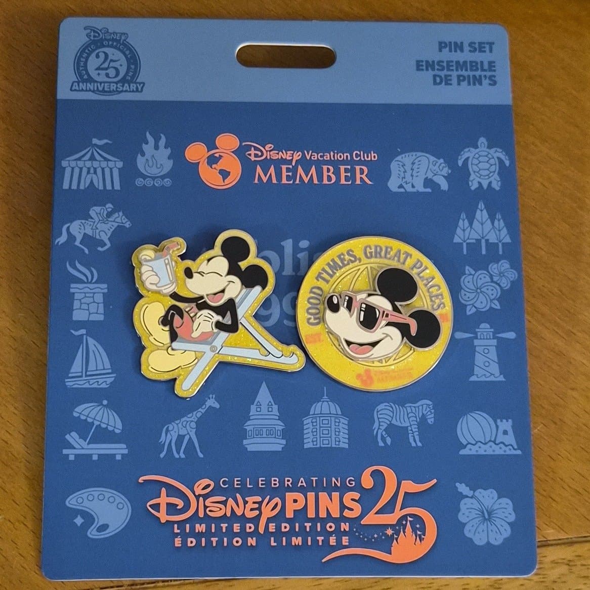 Disney Vacation Club Mickey Mouse Good Times, Great Places 2 Pin Set front
