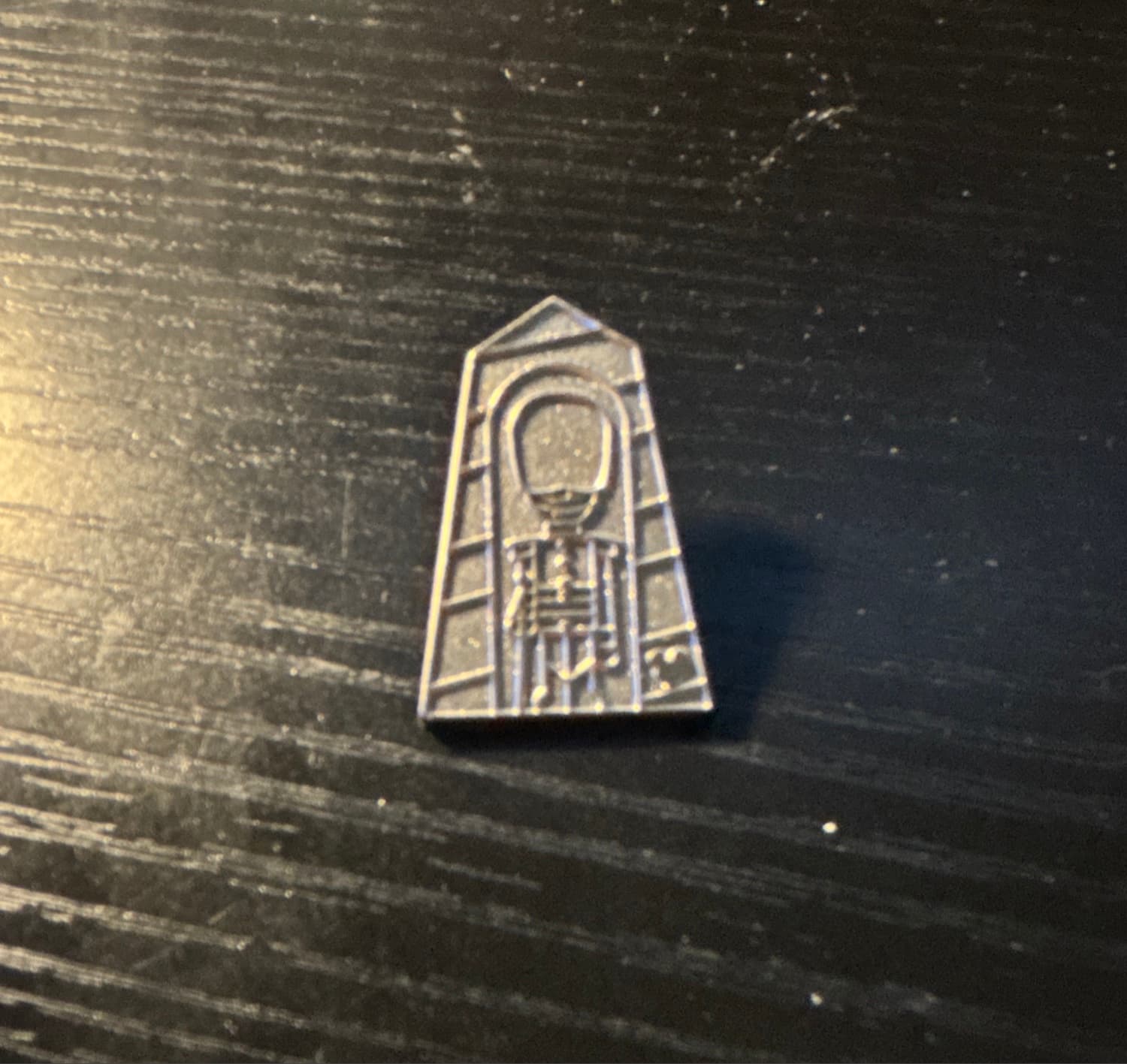 2011 Hidden Mickey United Kingdom Royal Guard Pin front