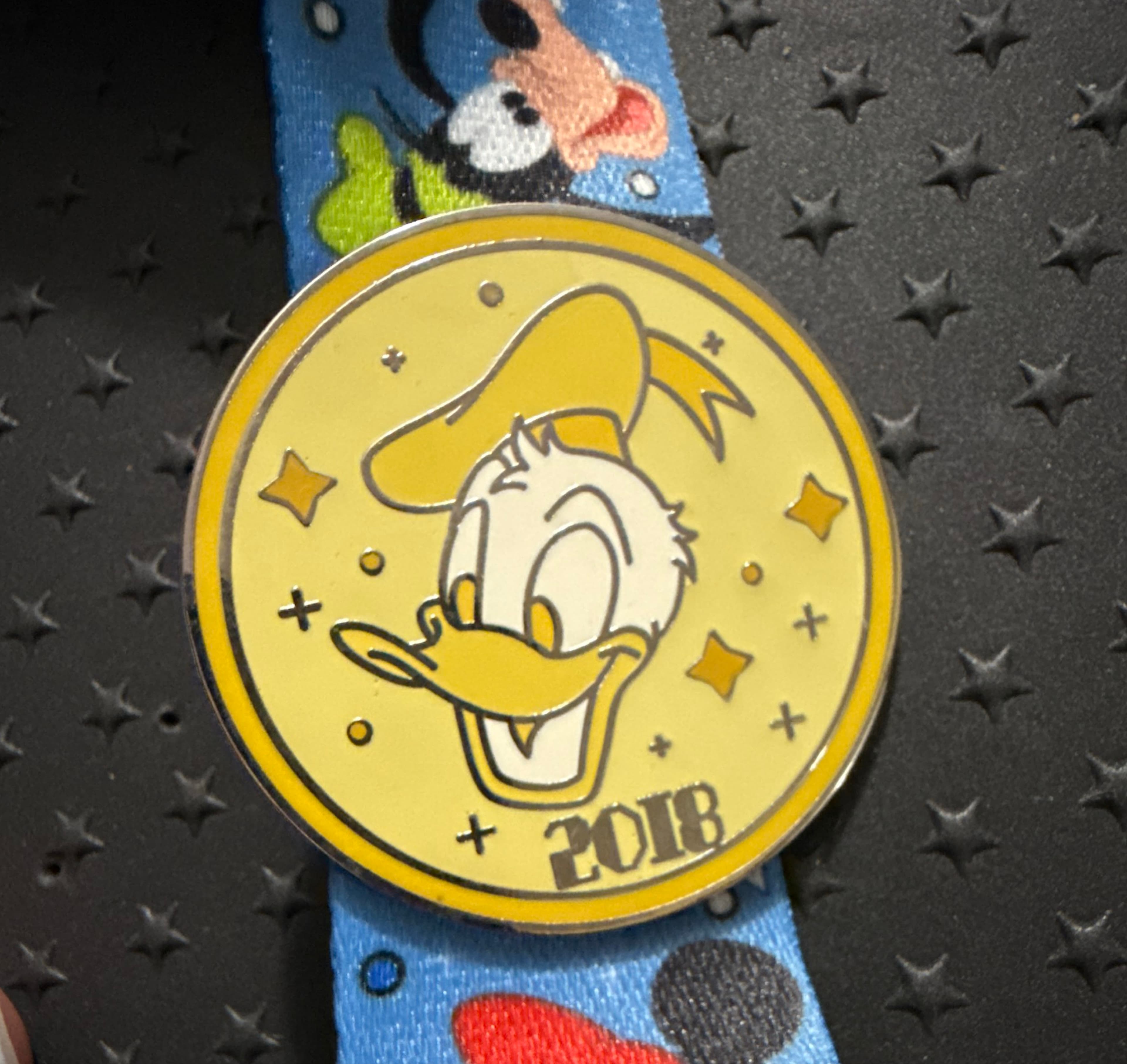 The Disney Parks 2018 Pin Trading Starter Set