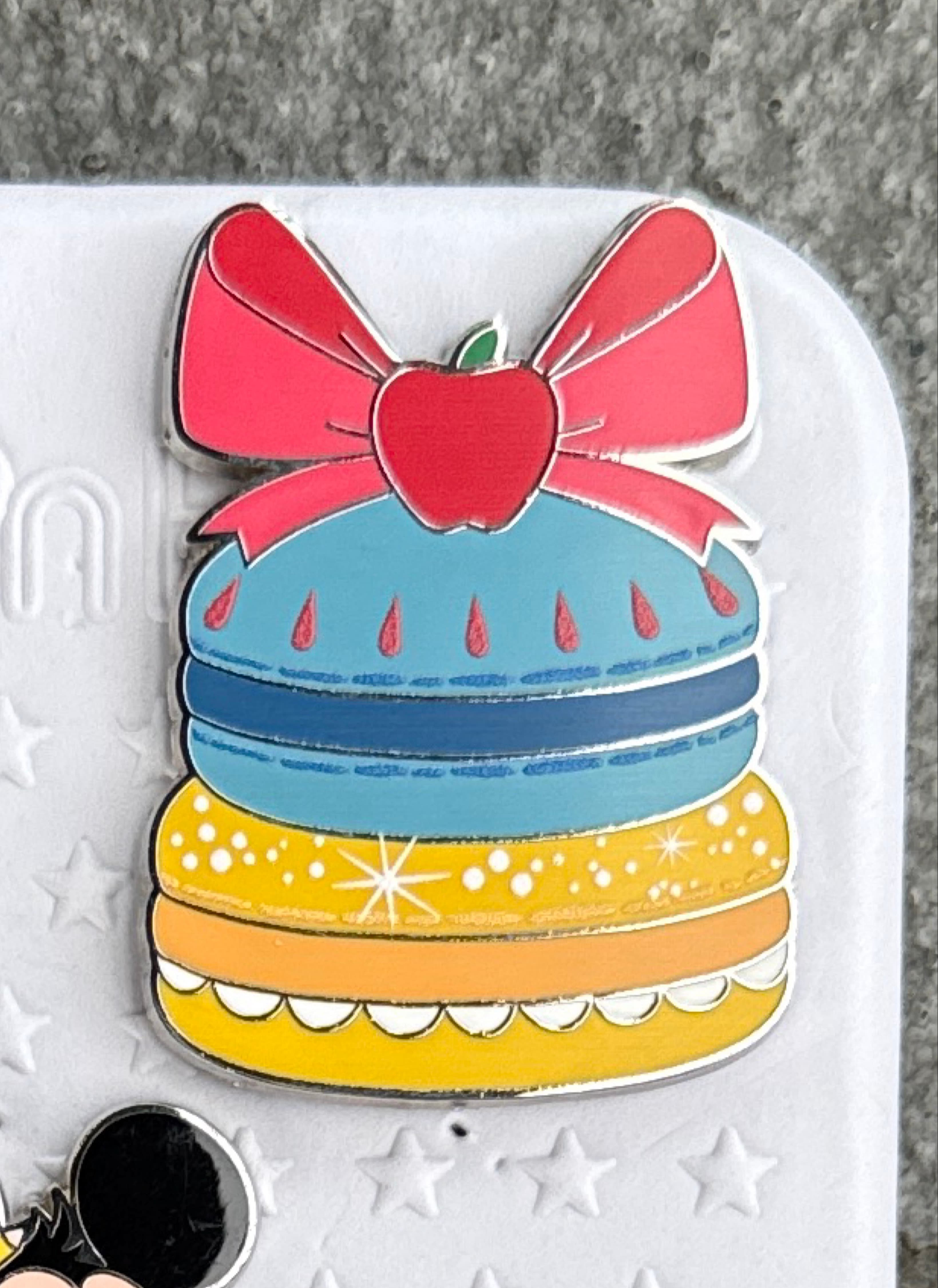 Snow White Macaron - Princess Pastries
