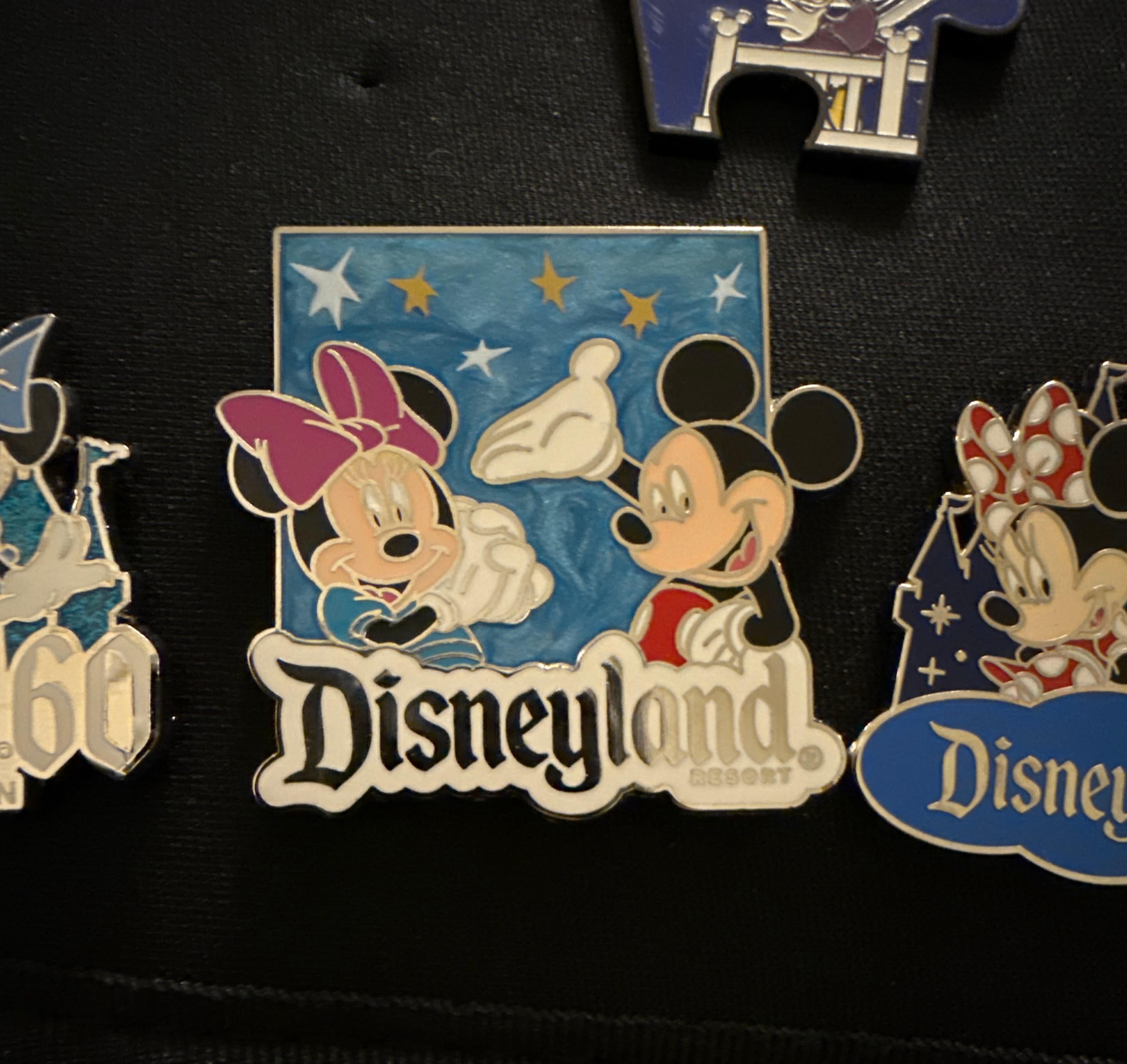 Disneyland Resort Mickey & Minnie Mouse Waving Stars Pin