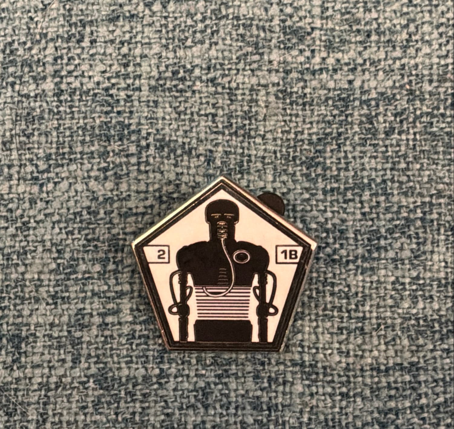 2-1B Surgical Droid - Star Wars: Galaxy's Edge Droid Depot front