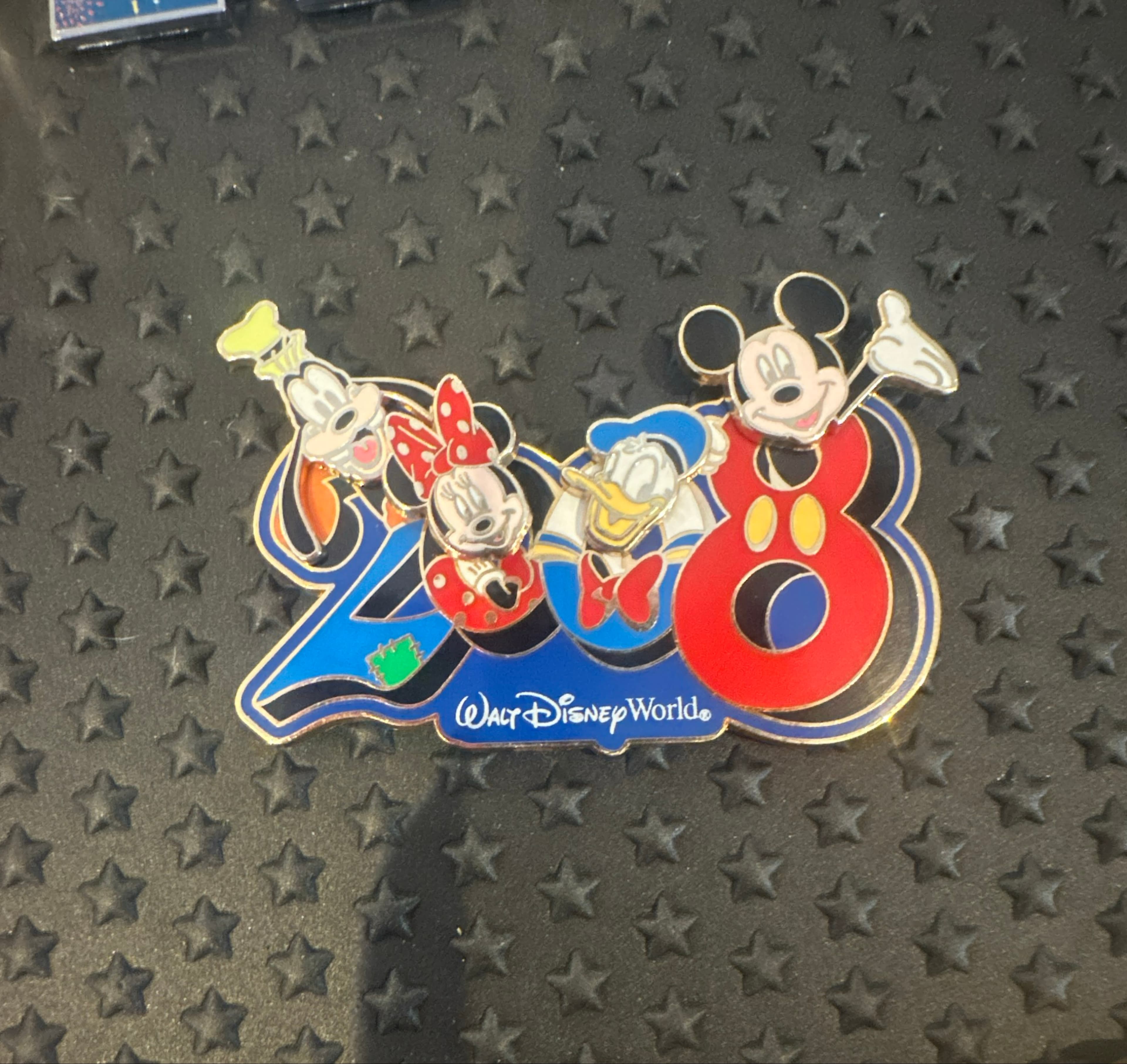 2008 Mickey & Friends Pin front
