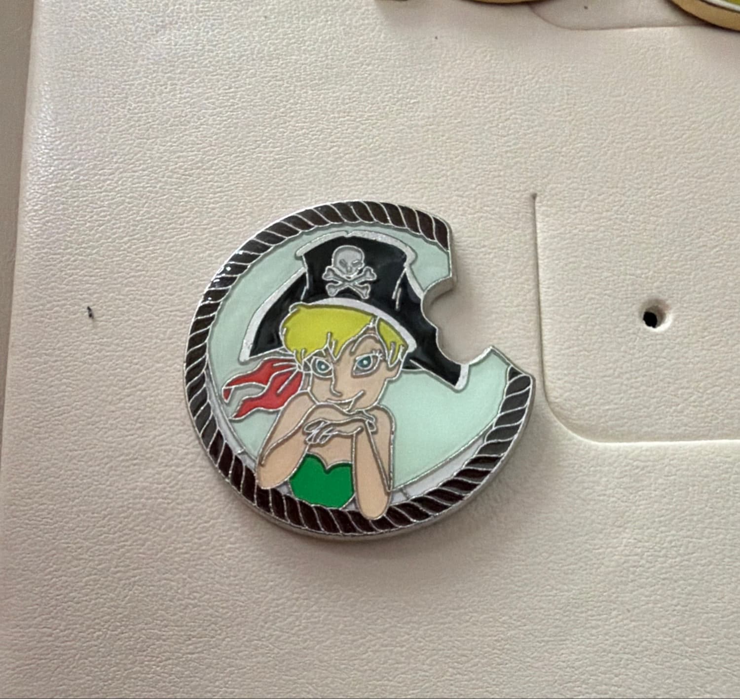 Mickey's Mystery Pin Machine - Pirate Puzzle Collection