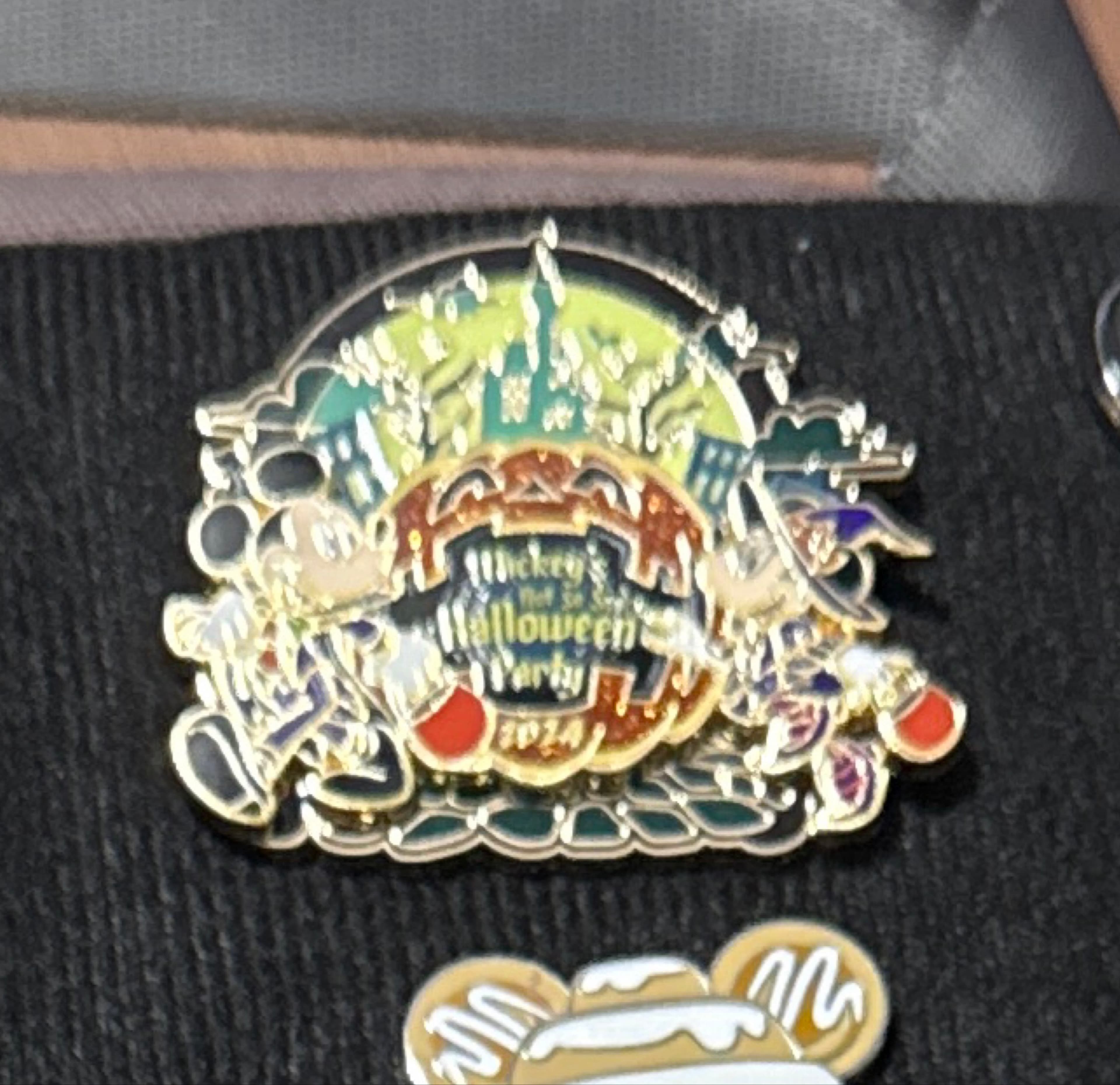 Mickey & Minnie Mouse - Mickey's Not-So-Scary Halloween Party 2024 front