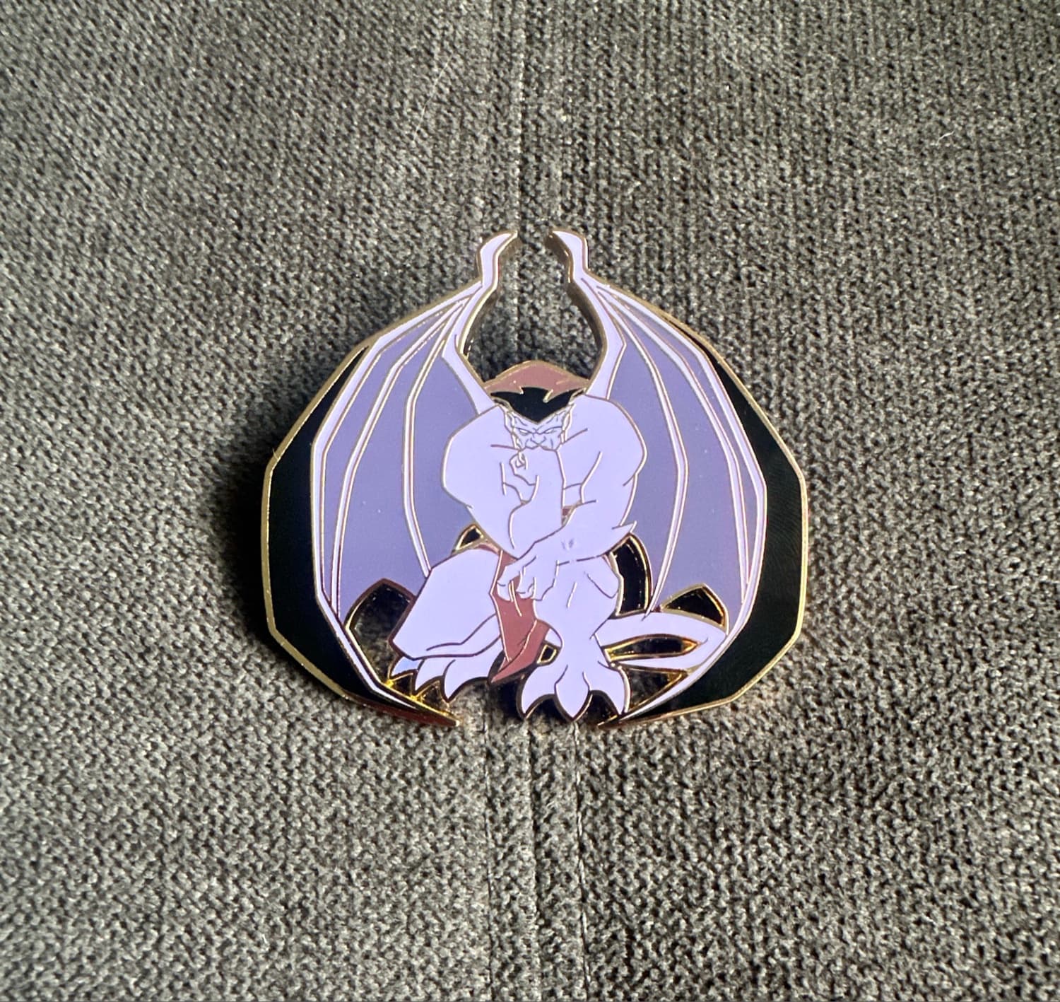 Goliath - Gargoyles Jumbo Pin
