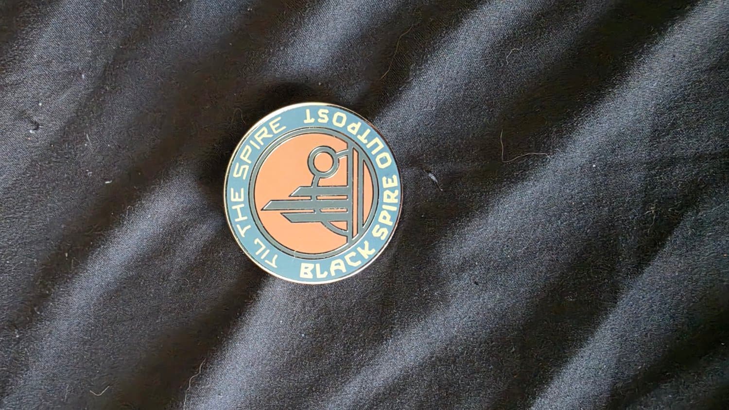 Star Wars - Black Spire Outpost Bright Suns Pin