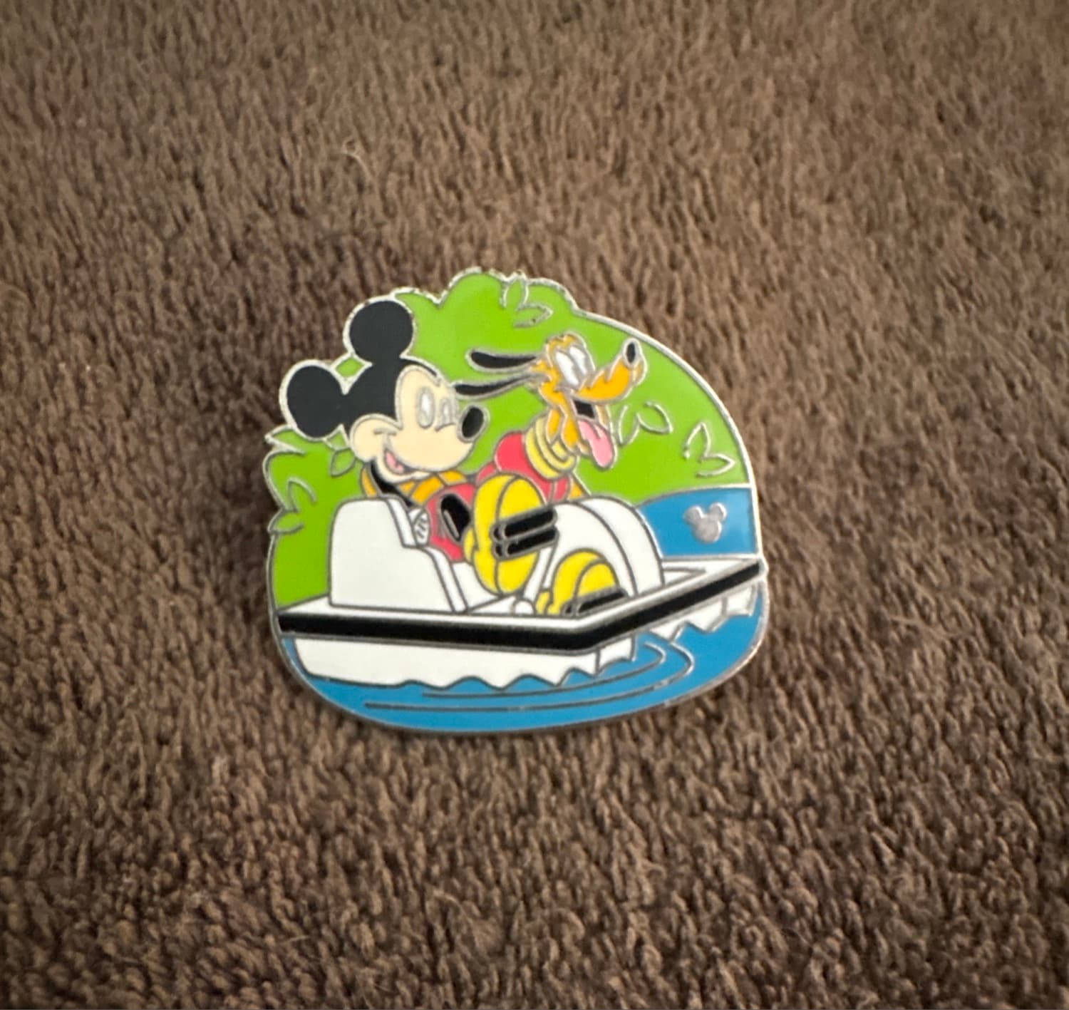 Mickey and Pluto - Paddle Boat - Hidden Mickey Pin front