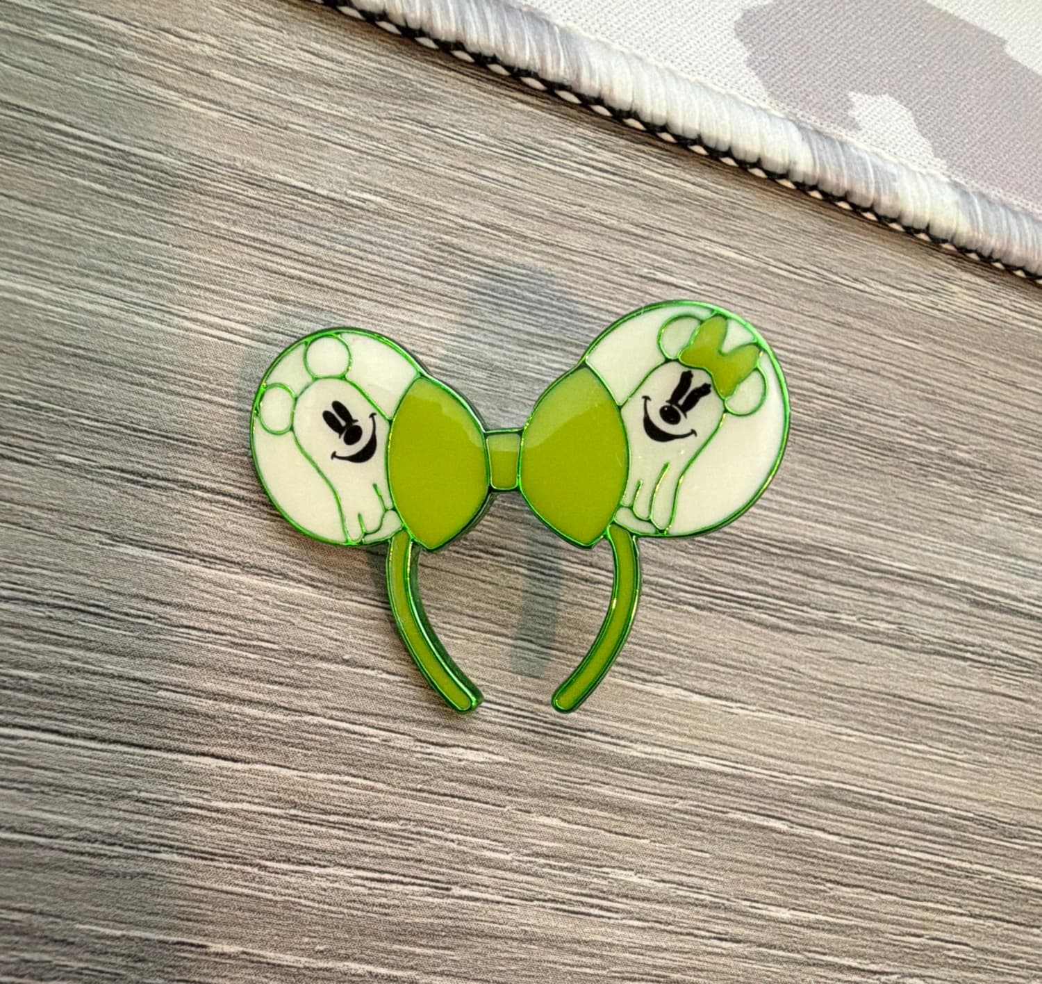 Minnie Mouse Ghost Ears Headband Pin