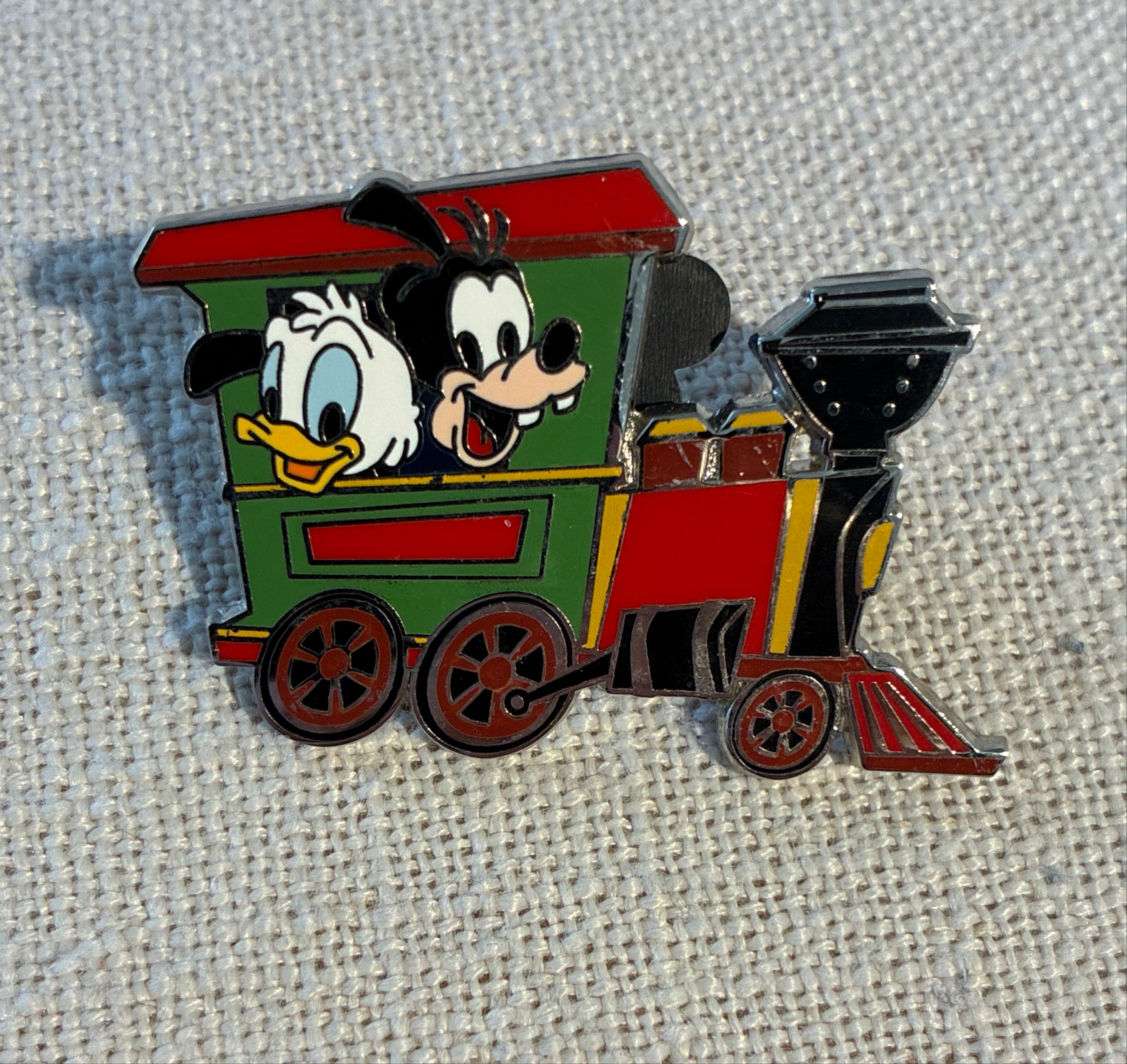 Donald Duck and Goofy Train Engine front