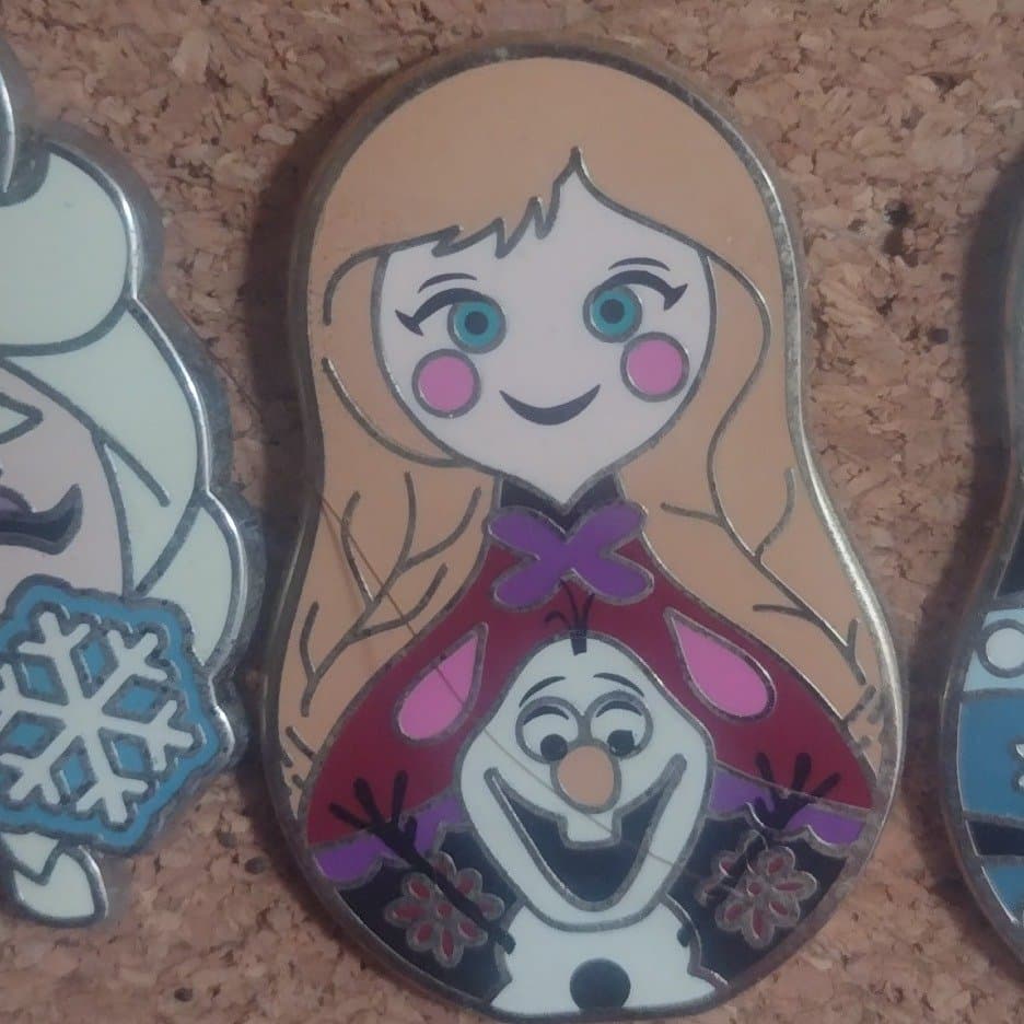 Anna and Olaf Nesting Dolls Mini Mystery Pin front