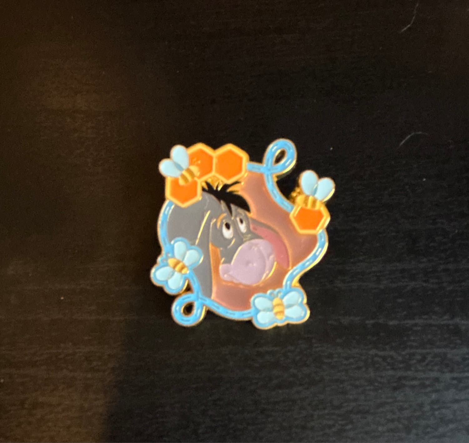 Loungefly - Winnie the Pooh Honeycomb Blind Box - Eeyore Pin