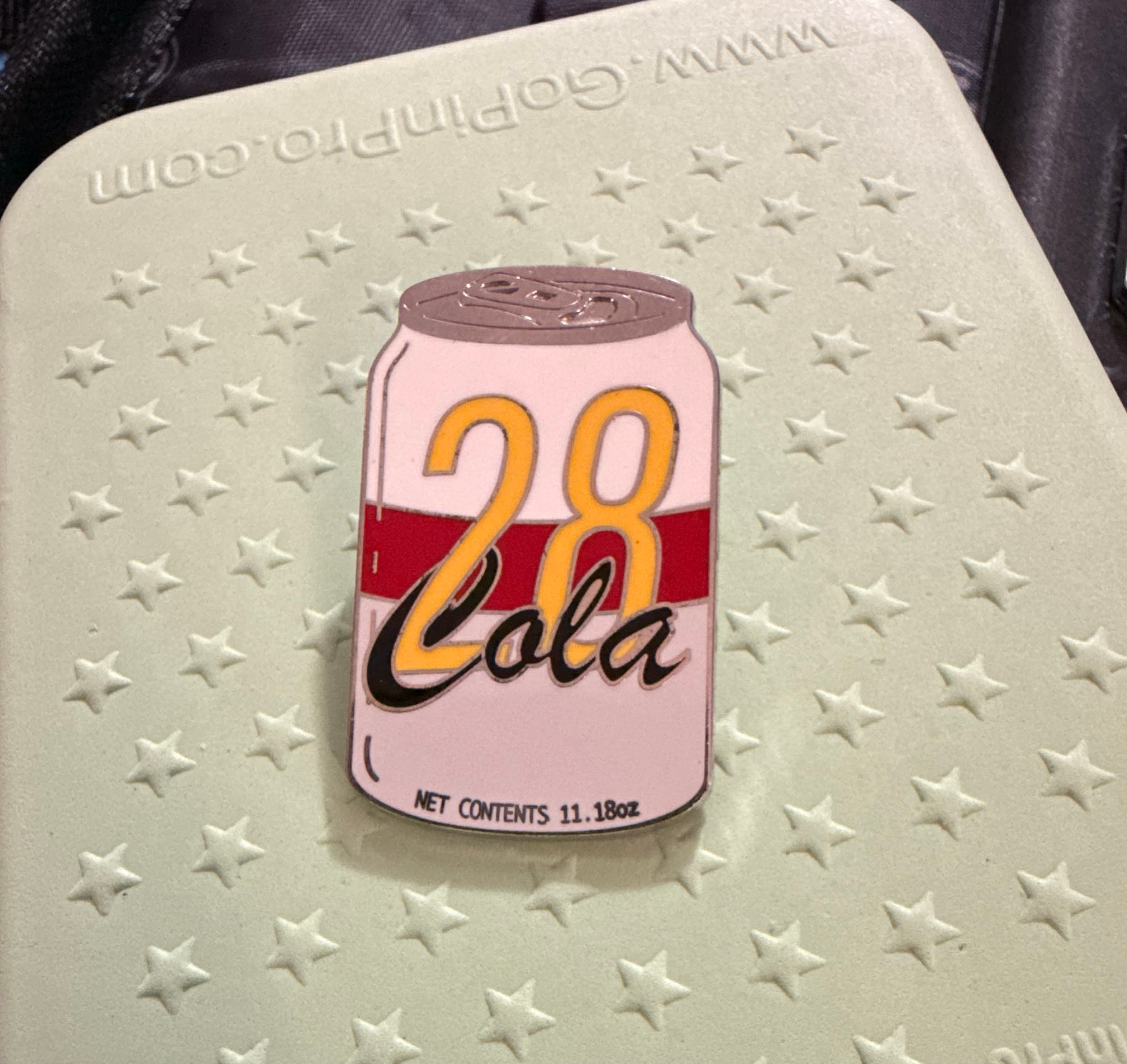 Mickey's 28 Cola - Delicious Drinks Mystery Pin Set