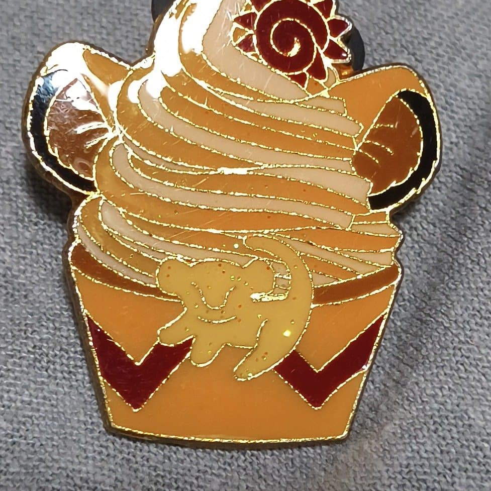 Simba - Scented Character Cupcake front