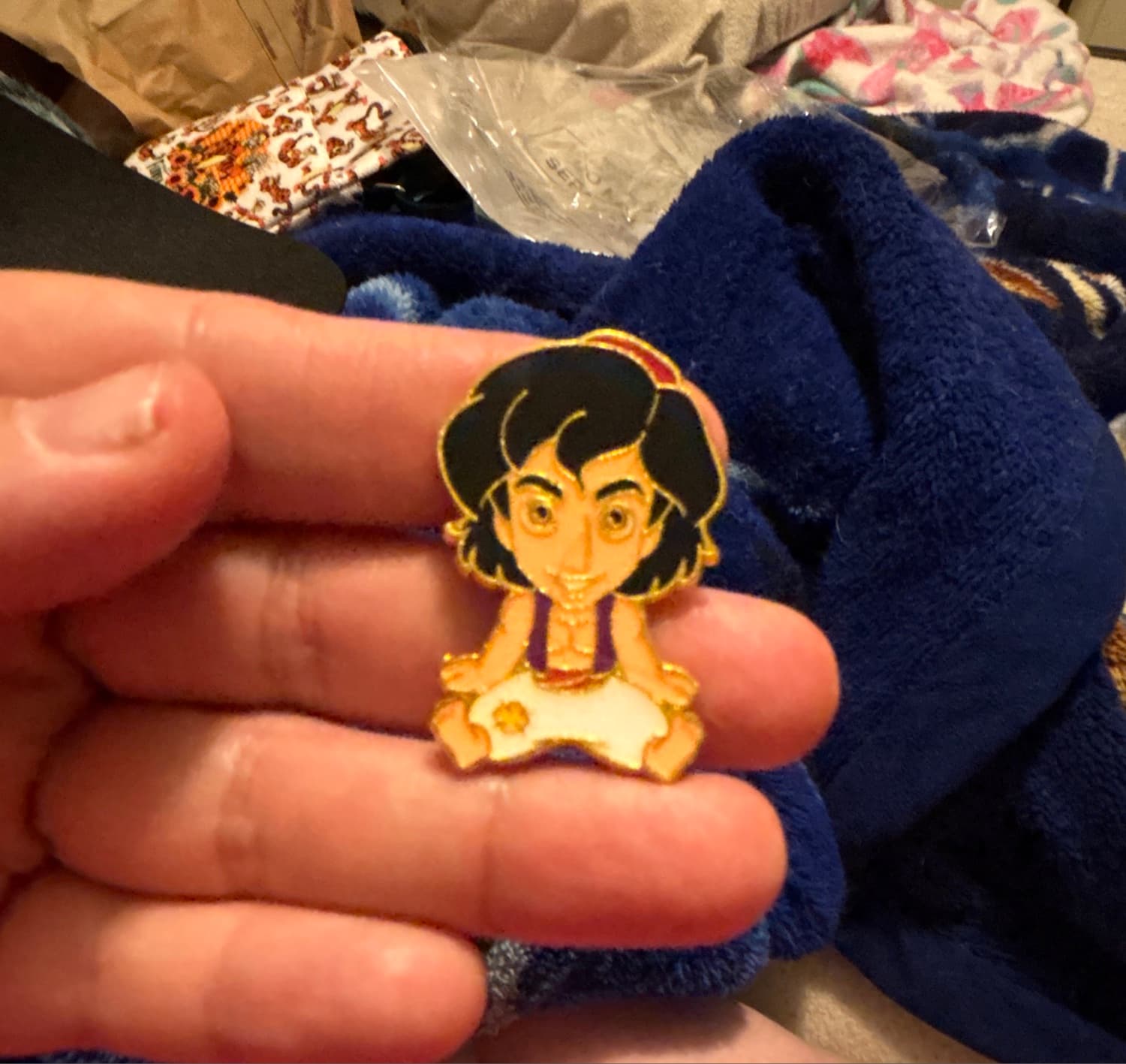 Aladdin Sitting front