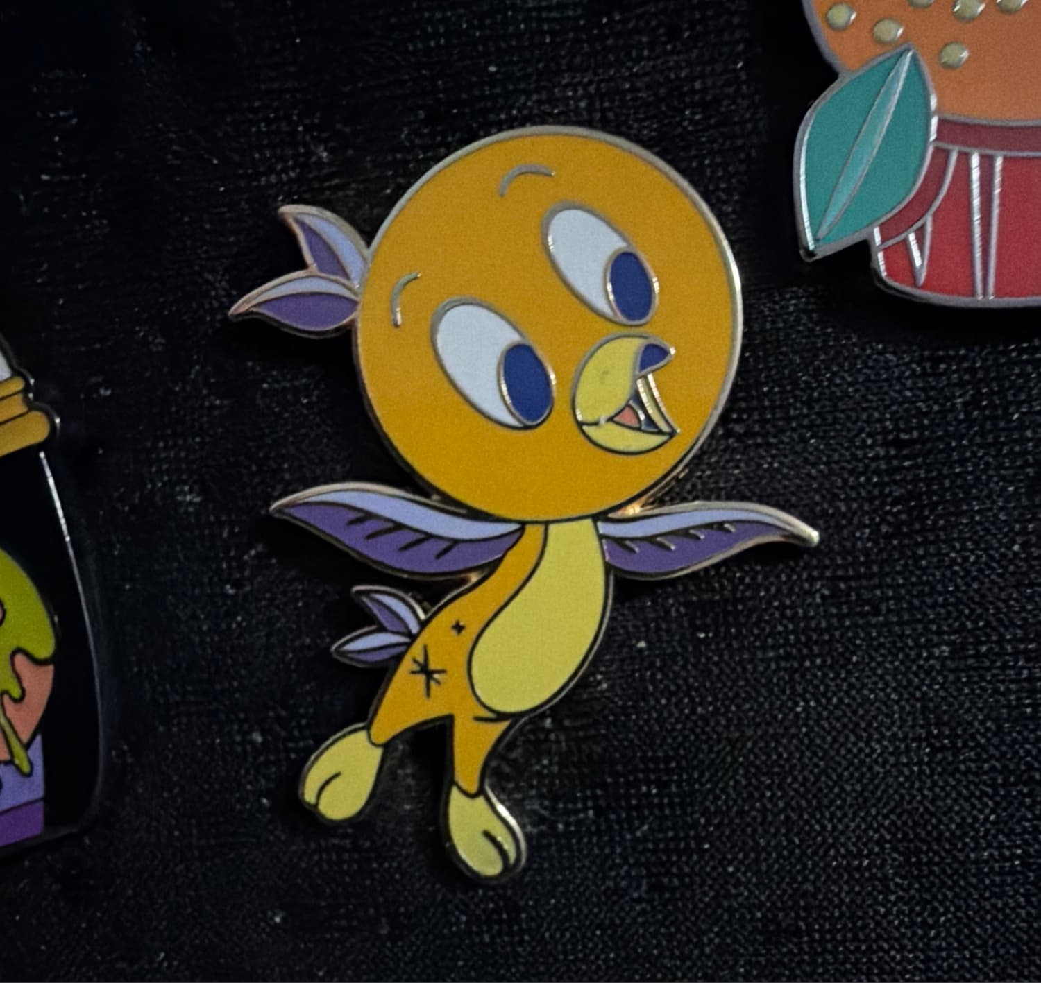 Orange Bird - Flying front