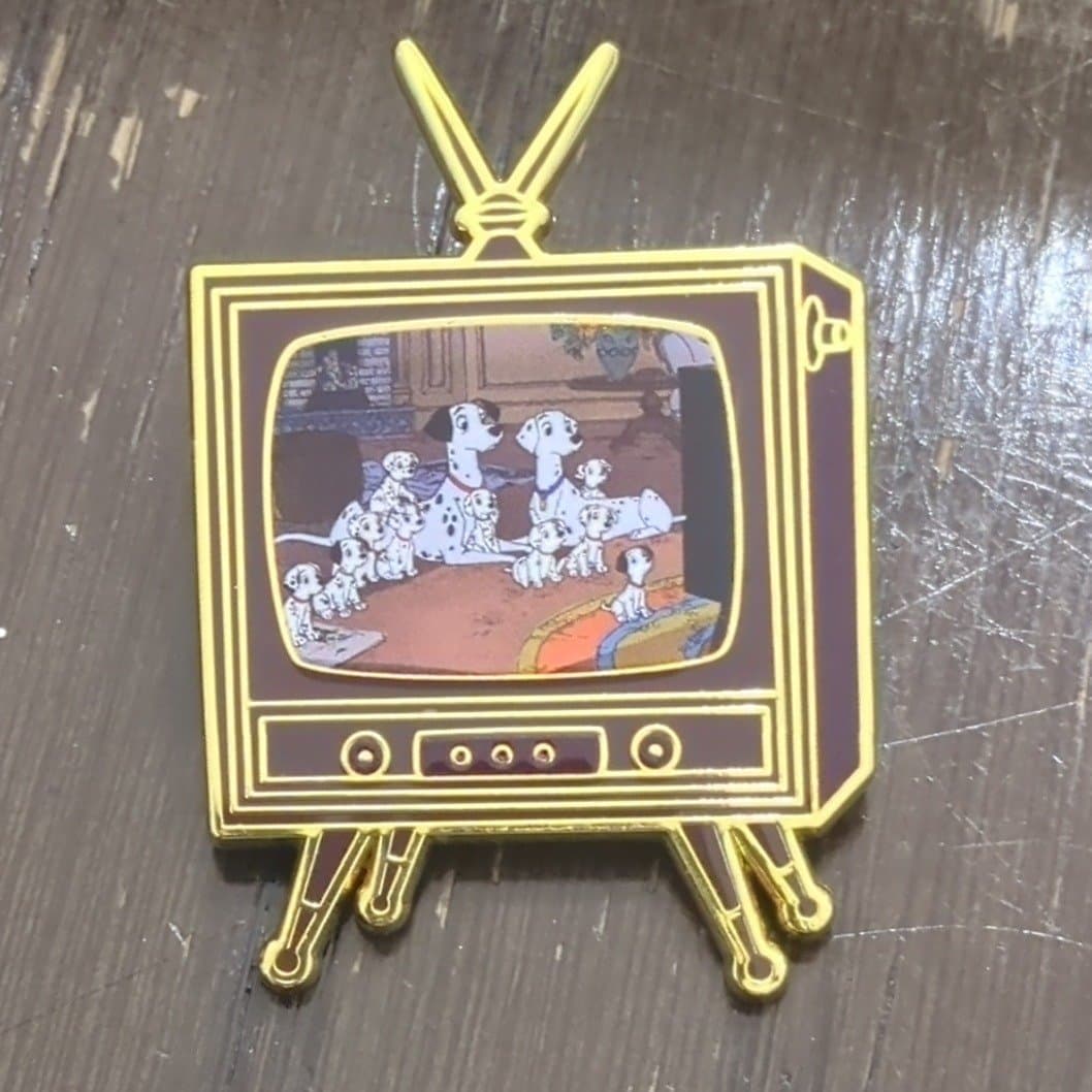 Disney 101 Dalmatians TV Scenes Blind Box Pin Set - Family Watching Television front