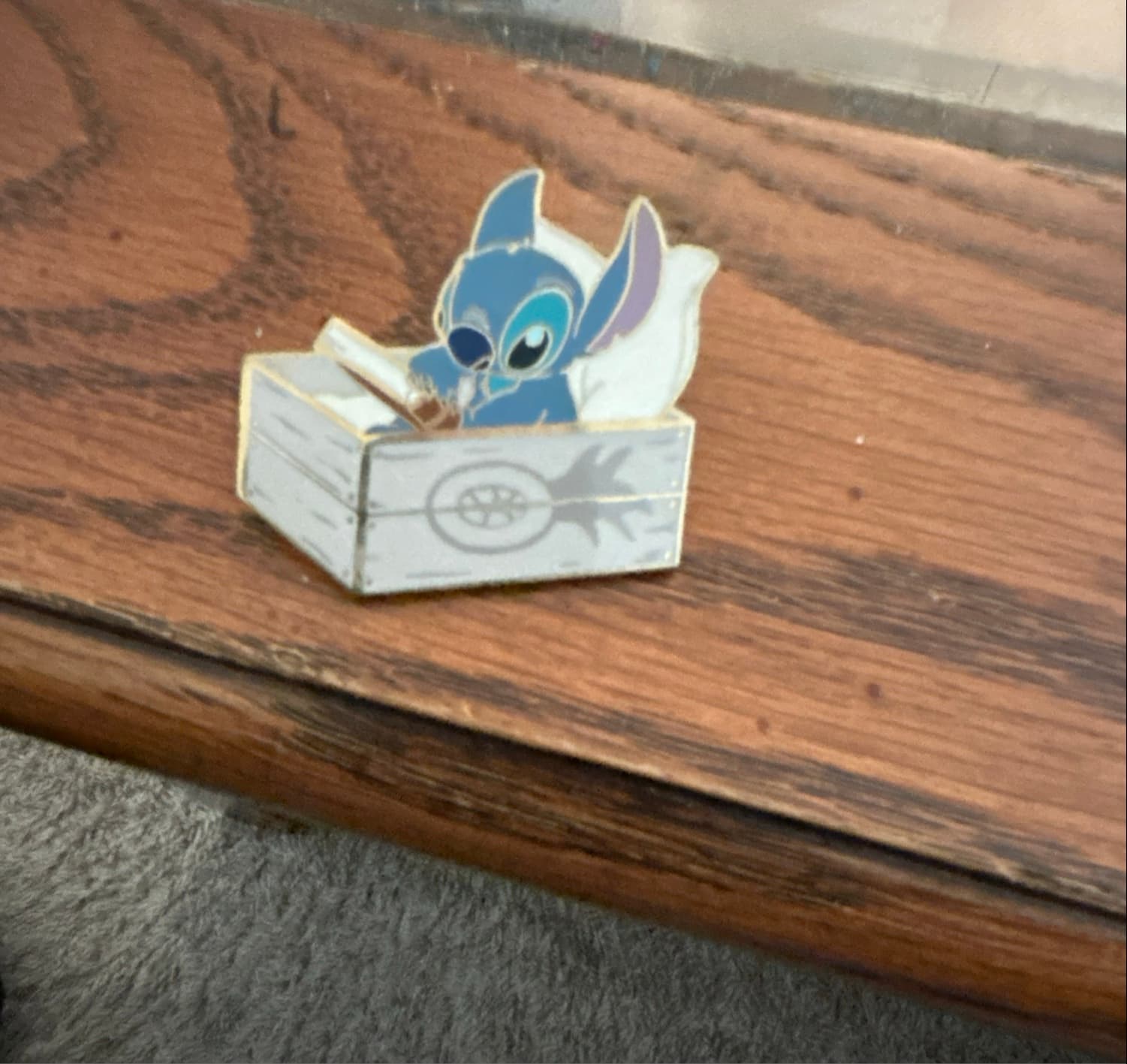 Stitch in Pineapple Box front
