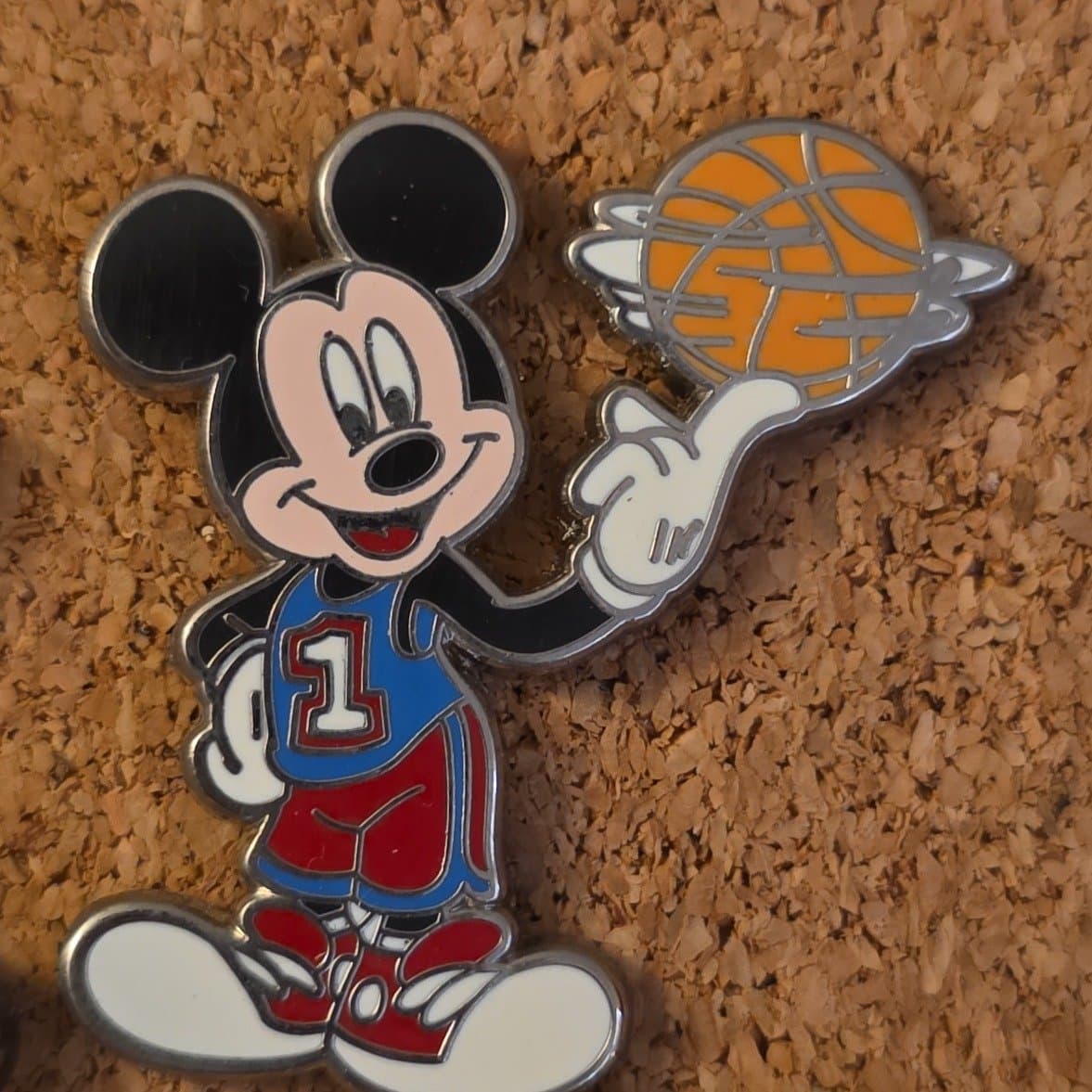 Basketball Mickey front