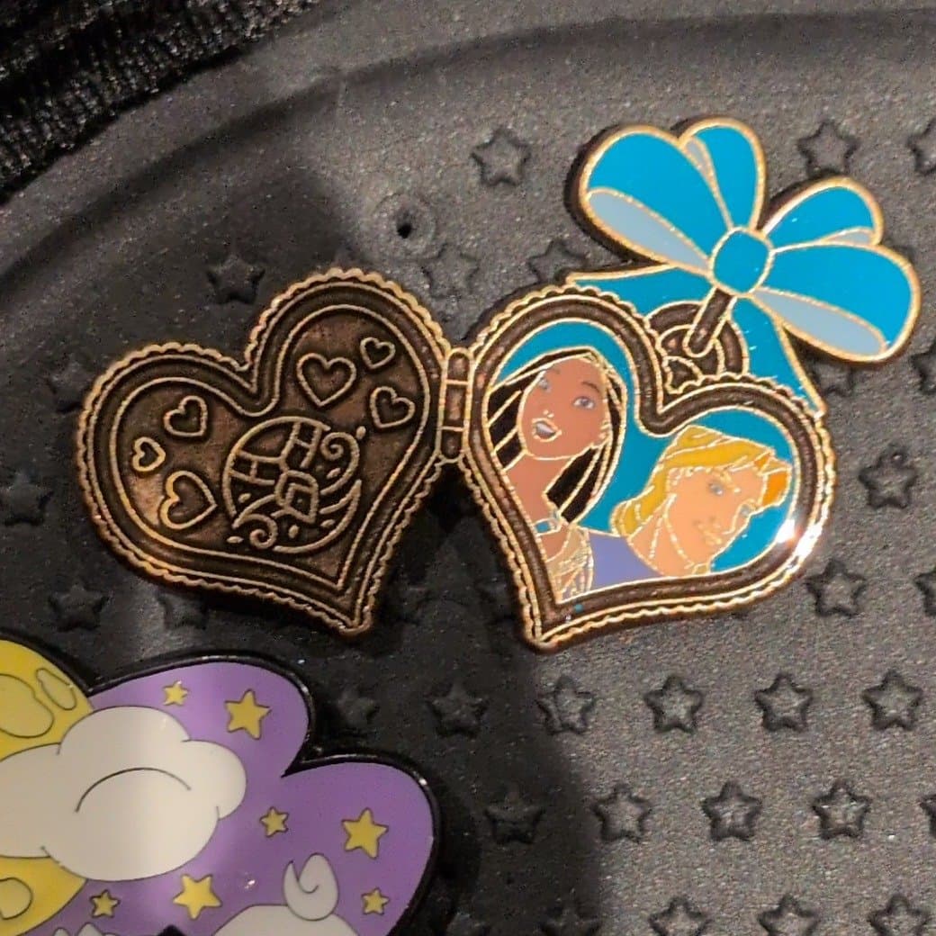 Loungefly Disney Princess Couple Locket Blind Box Pin Set - Pocahontas & John Smith