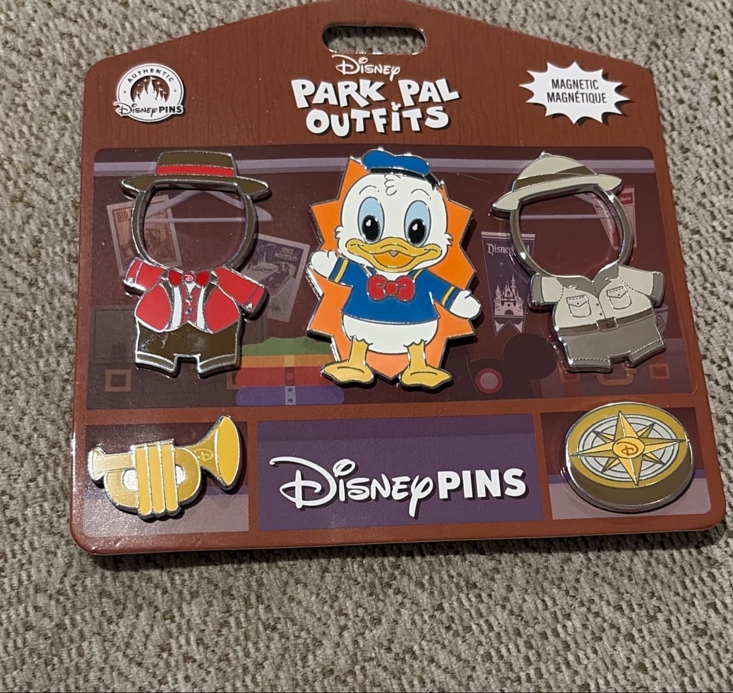 Donald Duck Magnetic Bugle Player & Explorer Pin Set