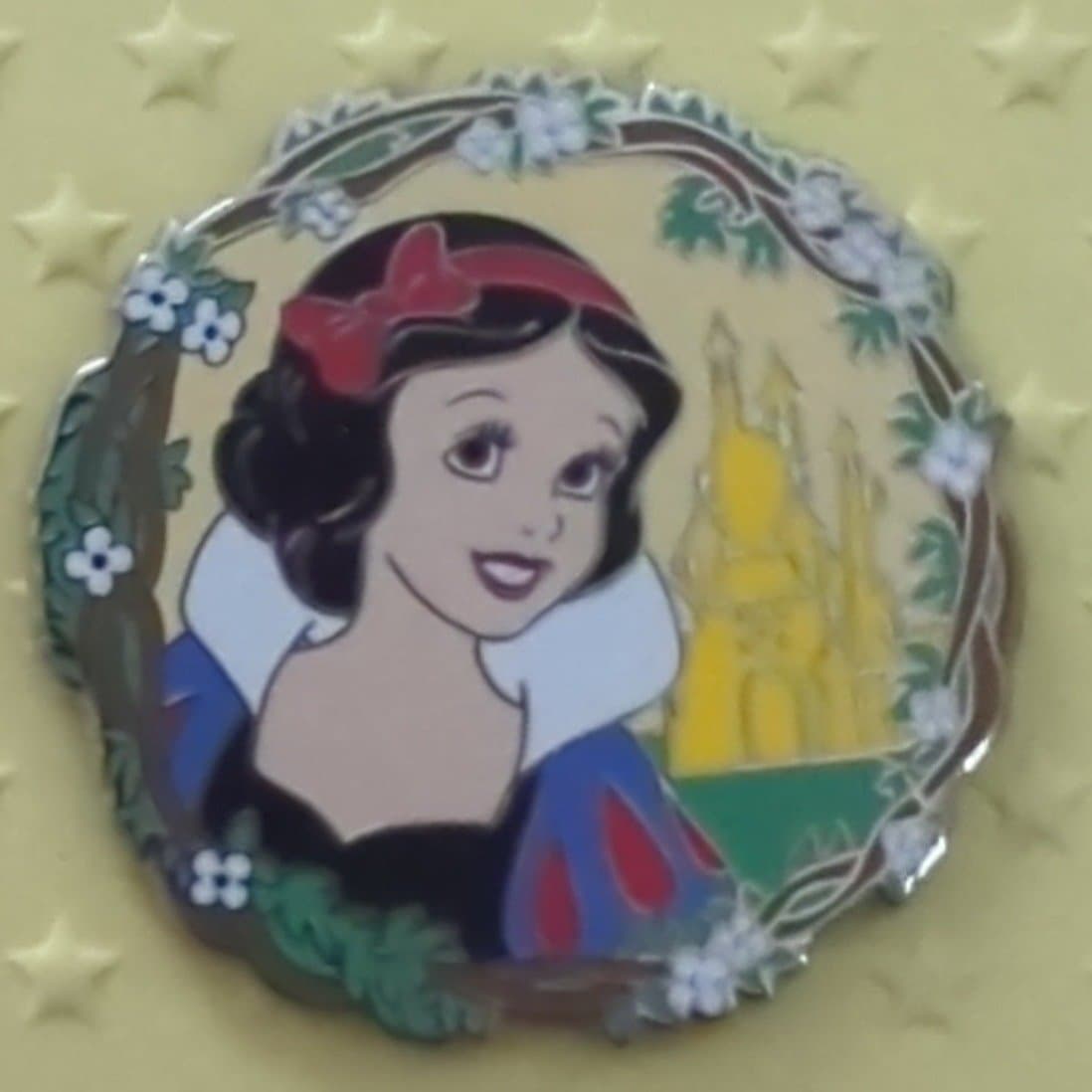 Disney Princess Mystery Box 2022 Castle Frame Pin Set