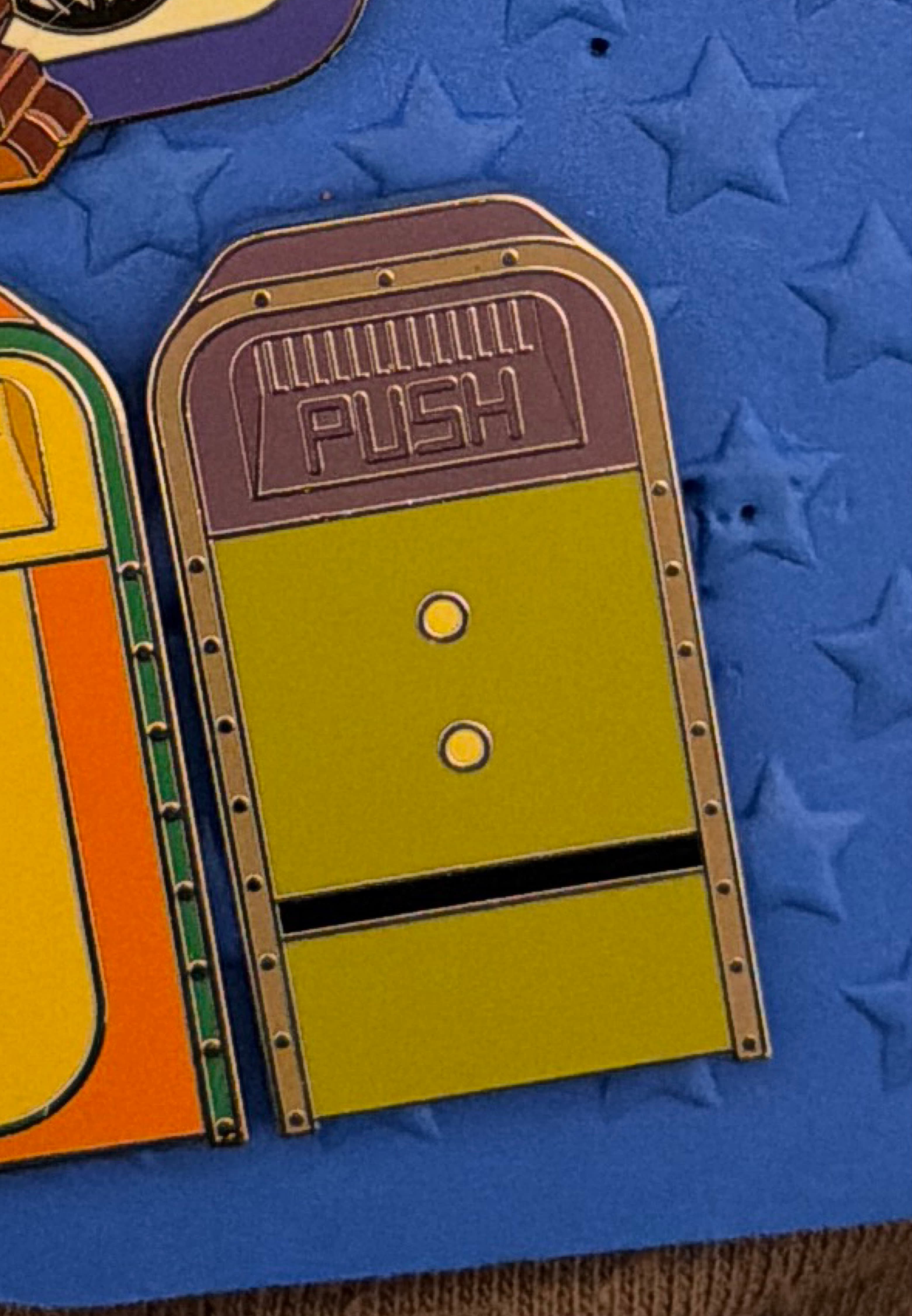 Dopey - Disney Character Trash Bins Mystery Pin Pouch Set front