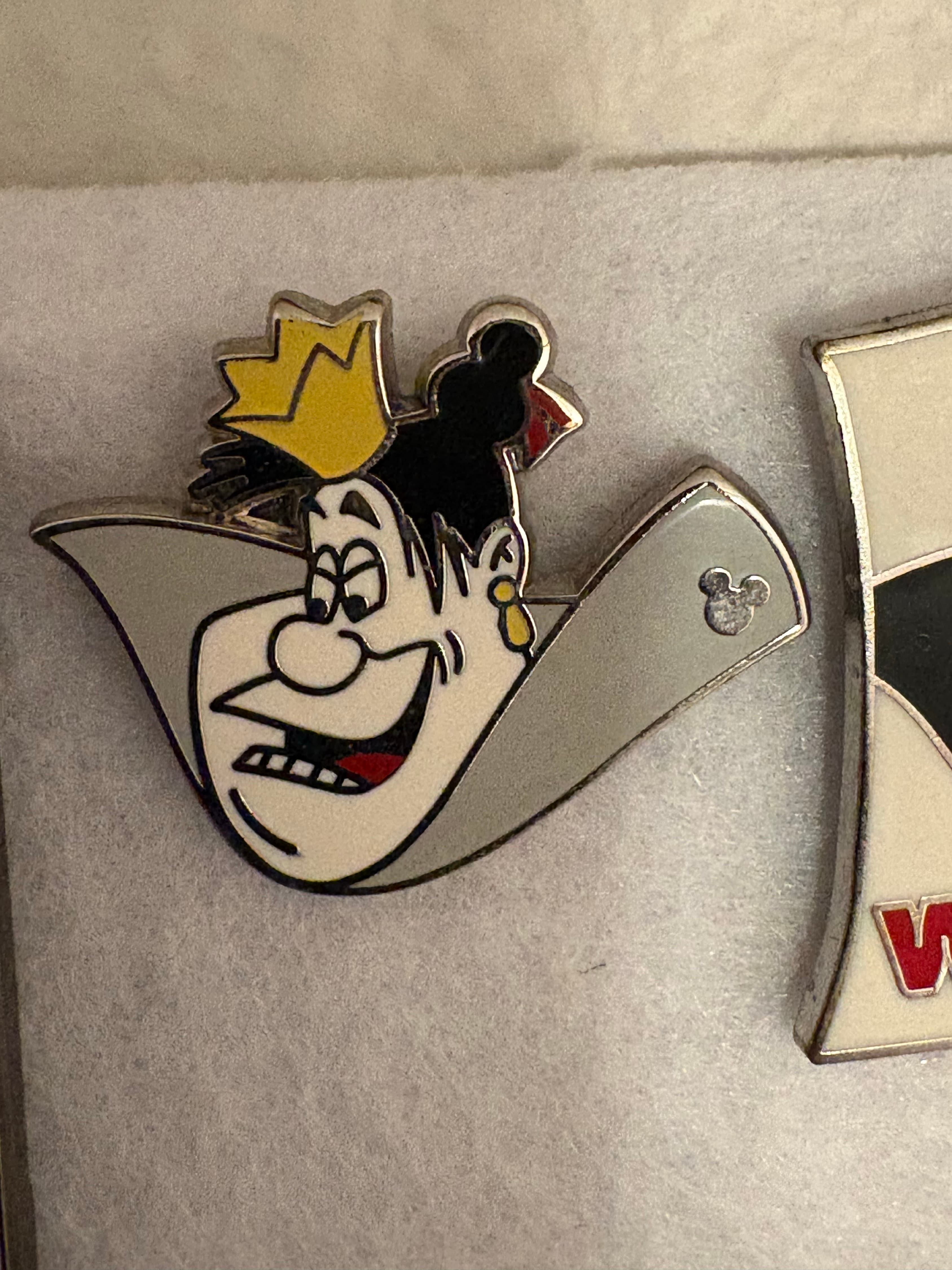 DLR Hidden Mickey Series 2011: Alice in Wonderland Comic Panels