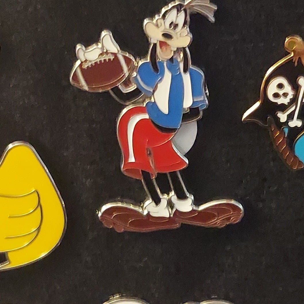 2013 Goofy Short Sports Hidden Mickey