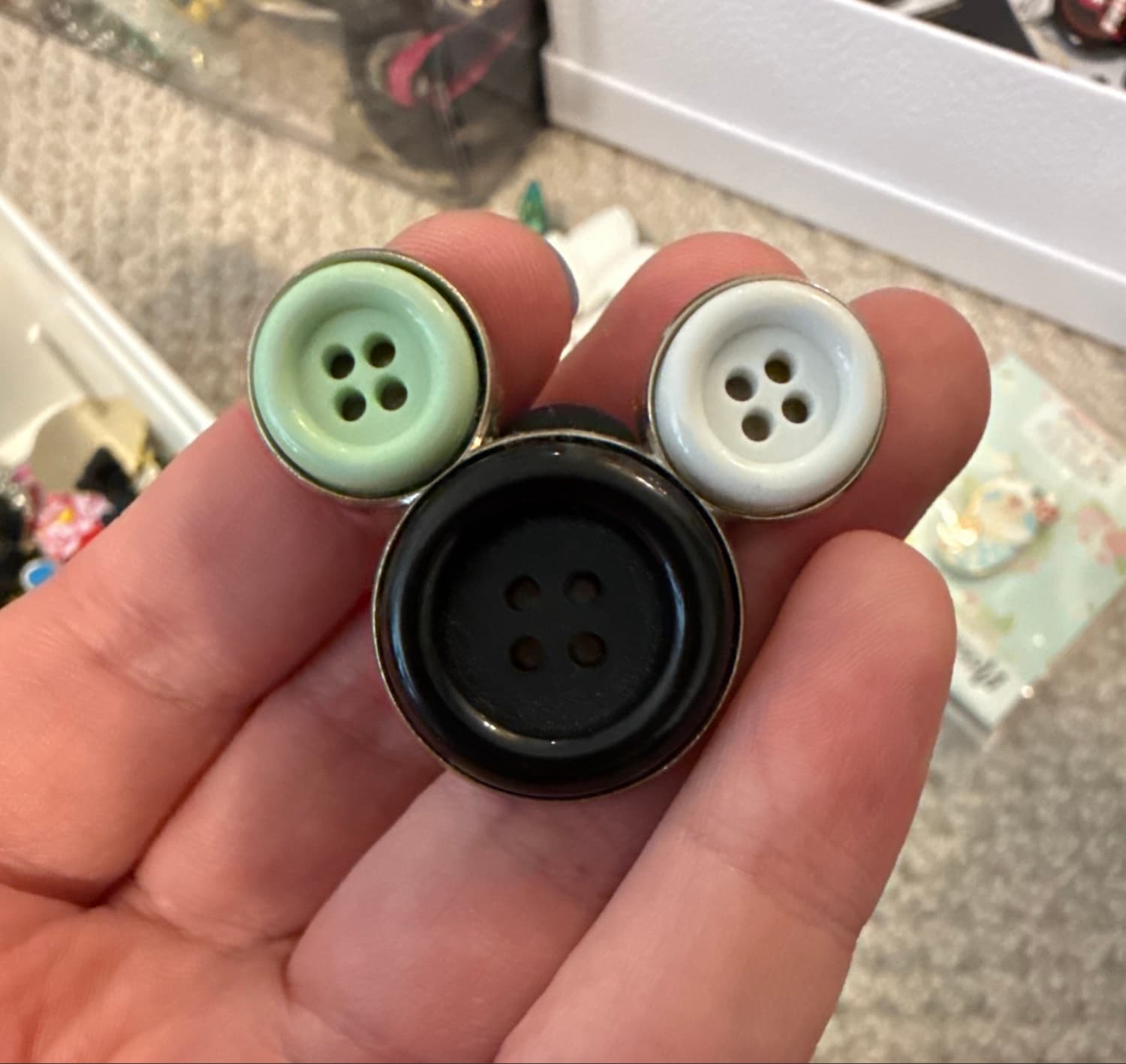 Mickey Icon - Buttons (Black/Green/White) front