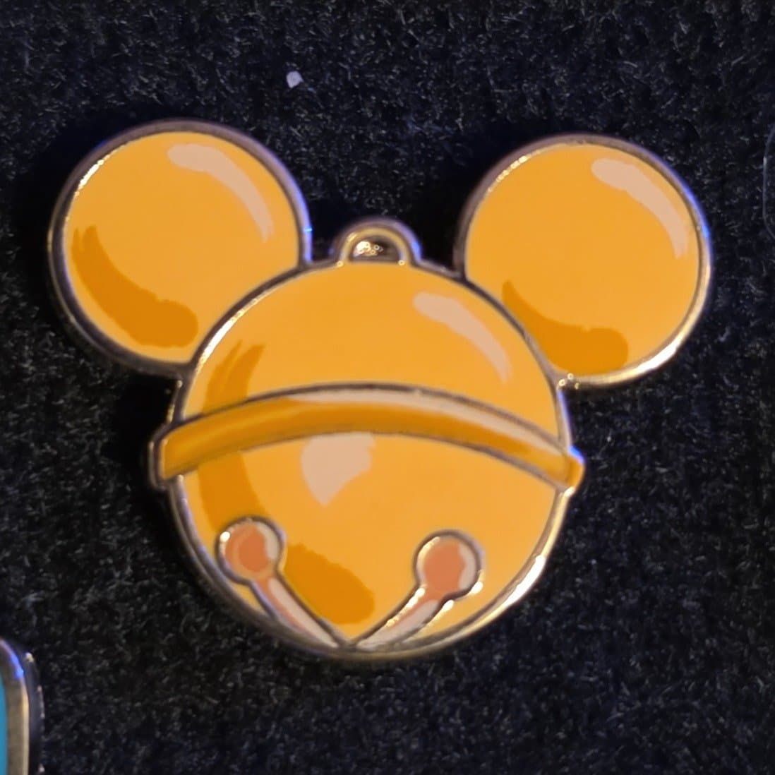 2018 Disney Holiday Gold Bell Mickey Icon Head Trading Pin Version 2