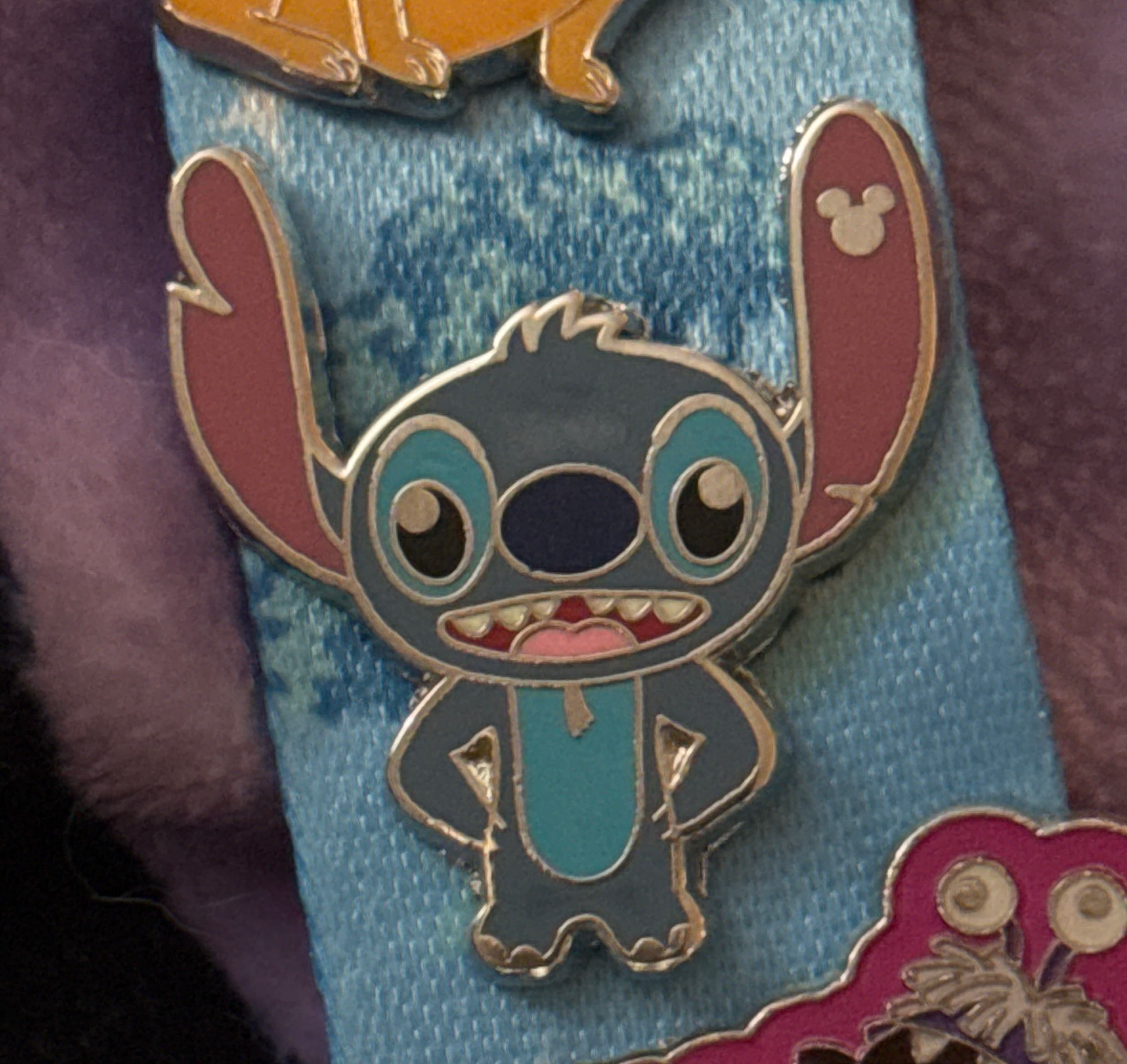 Happy Stitch (COMPLETER) - Stitch Emotions - WDW Hidden Mickey 2018: Wave A