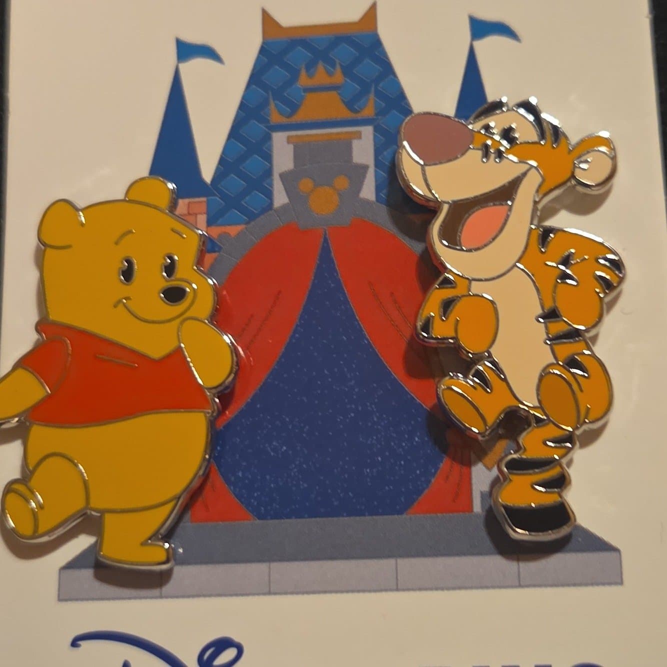 Winnie the Pooh and Tigger 2-Piece Build-a-Pin Set front