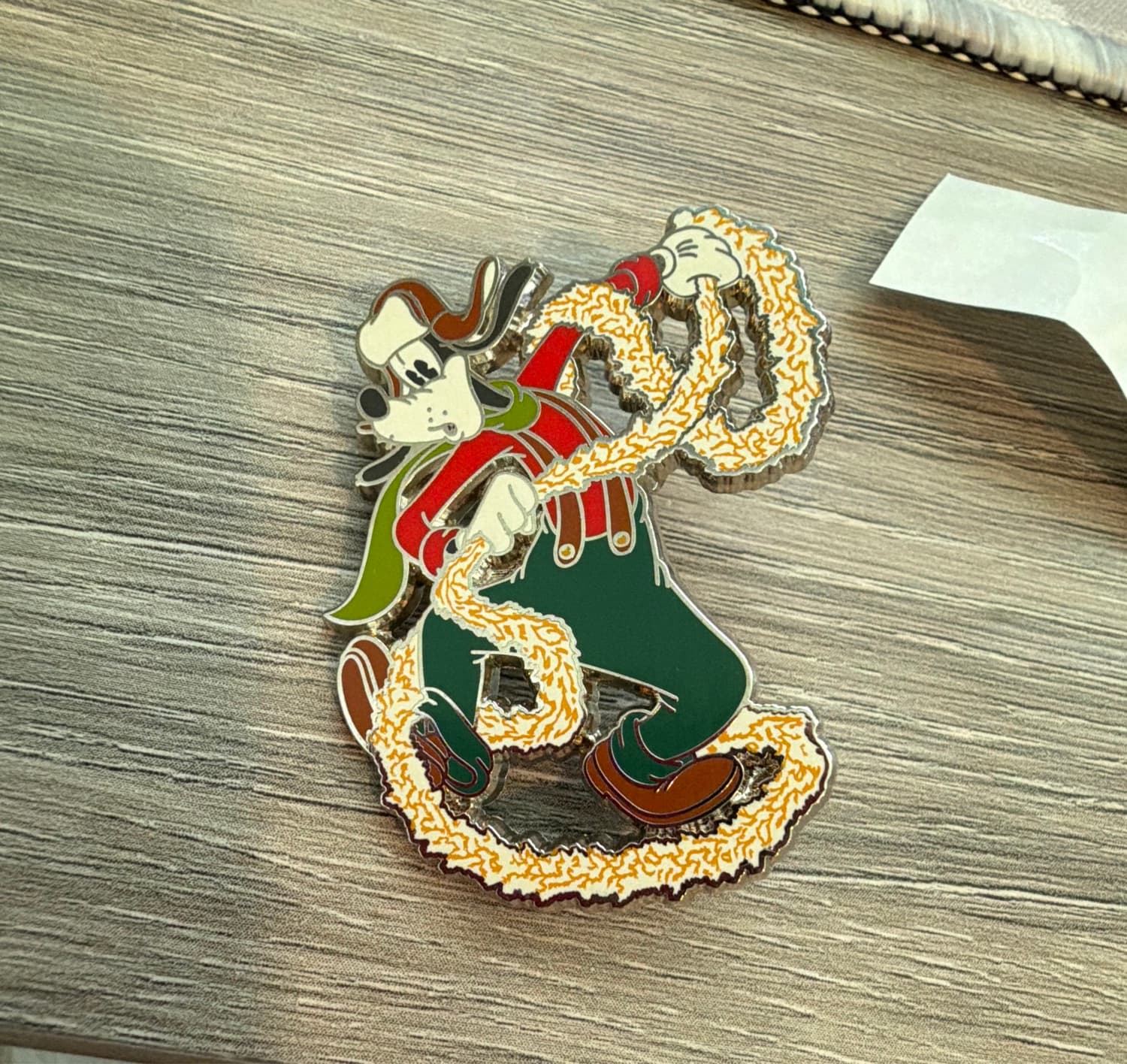 2022 Mickey's Vintage Christmas Goofy Garland Pin