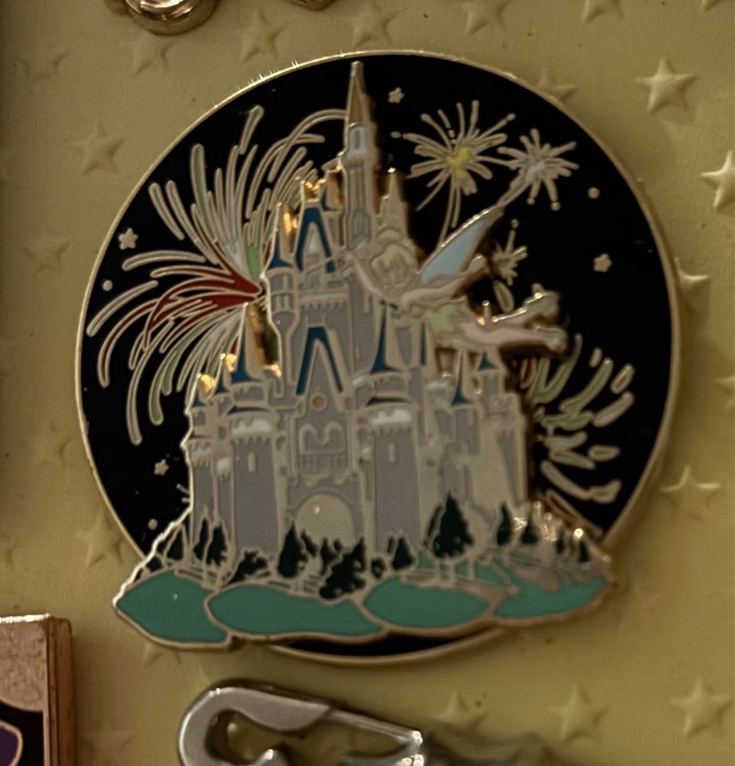 Cinderella's Castle with Fireworks featuring Tinker Bell - Spinner