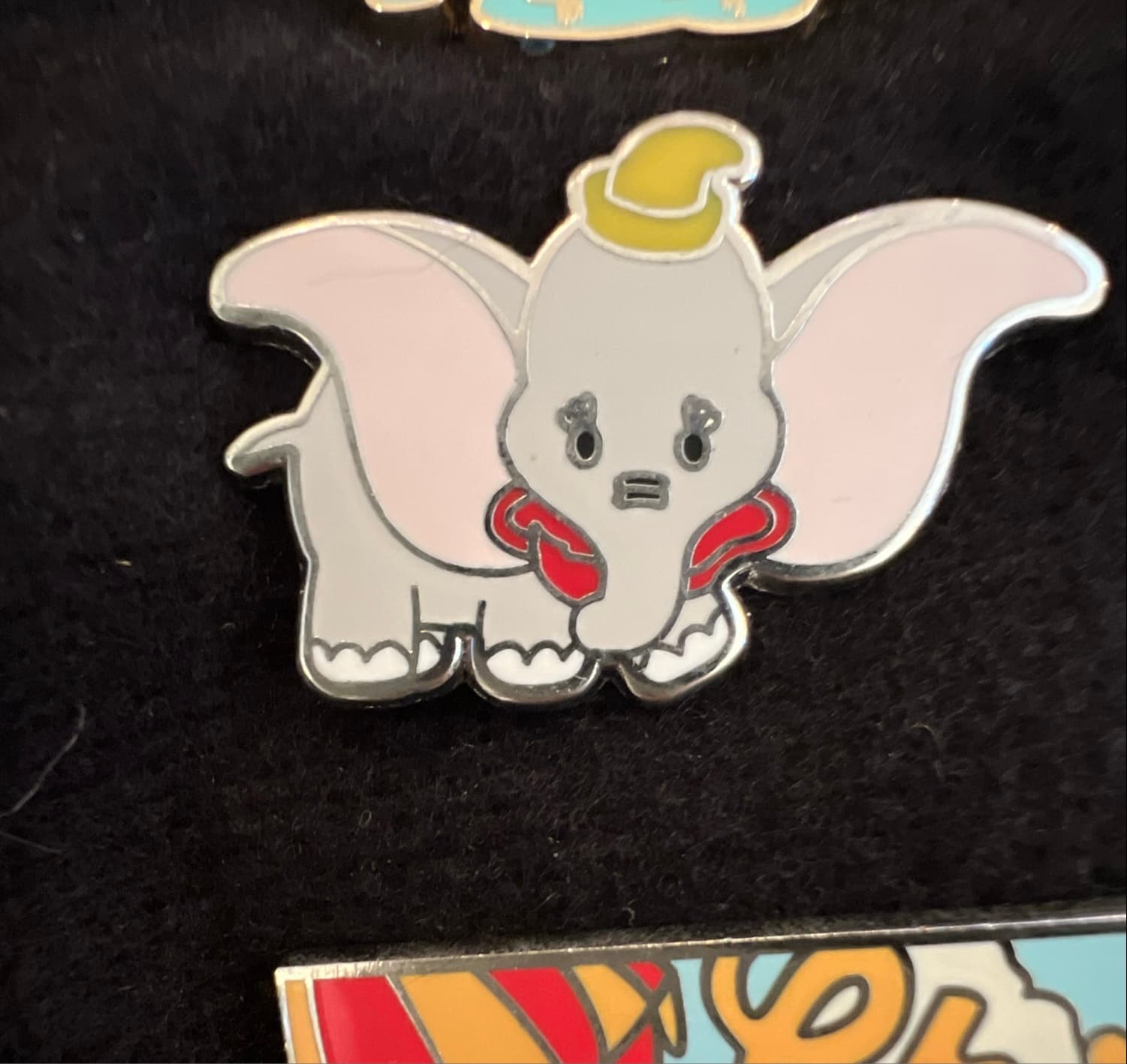 Dumbo - Smiling - Red Ruffled Collar front