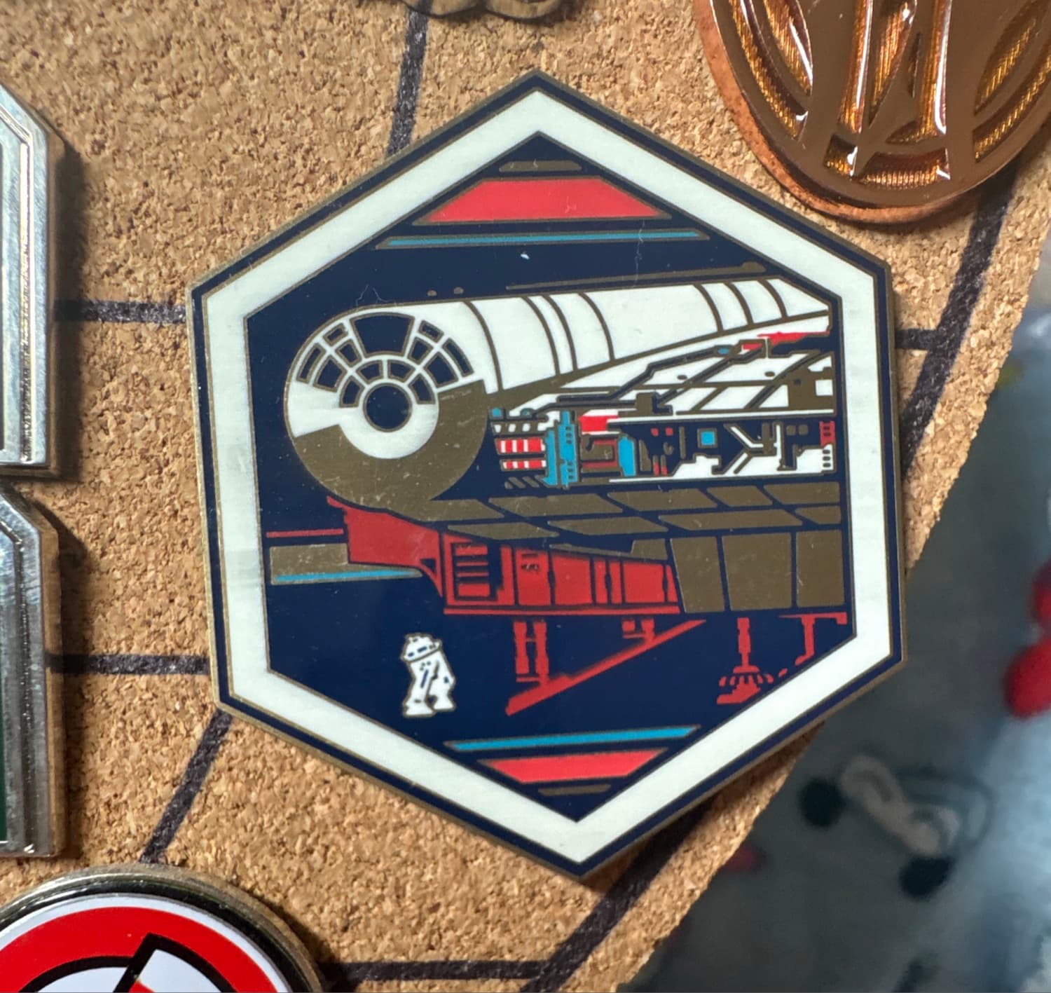 Galaxy Edge Batuu R2-D2 Millennium Falcon Ramp front