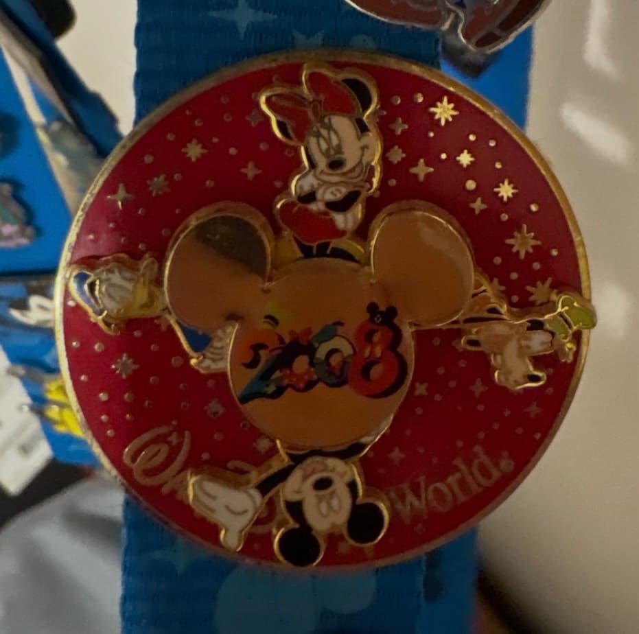 Mickey Icon Spinner - Minnie, Goofy, Mickey, Donald front