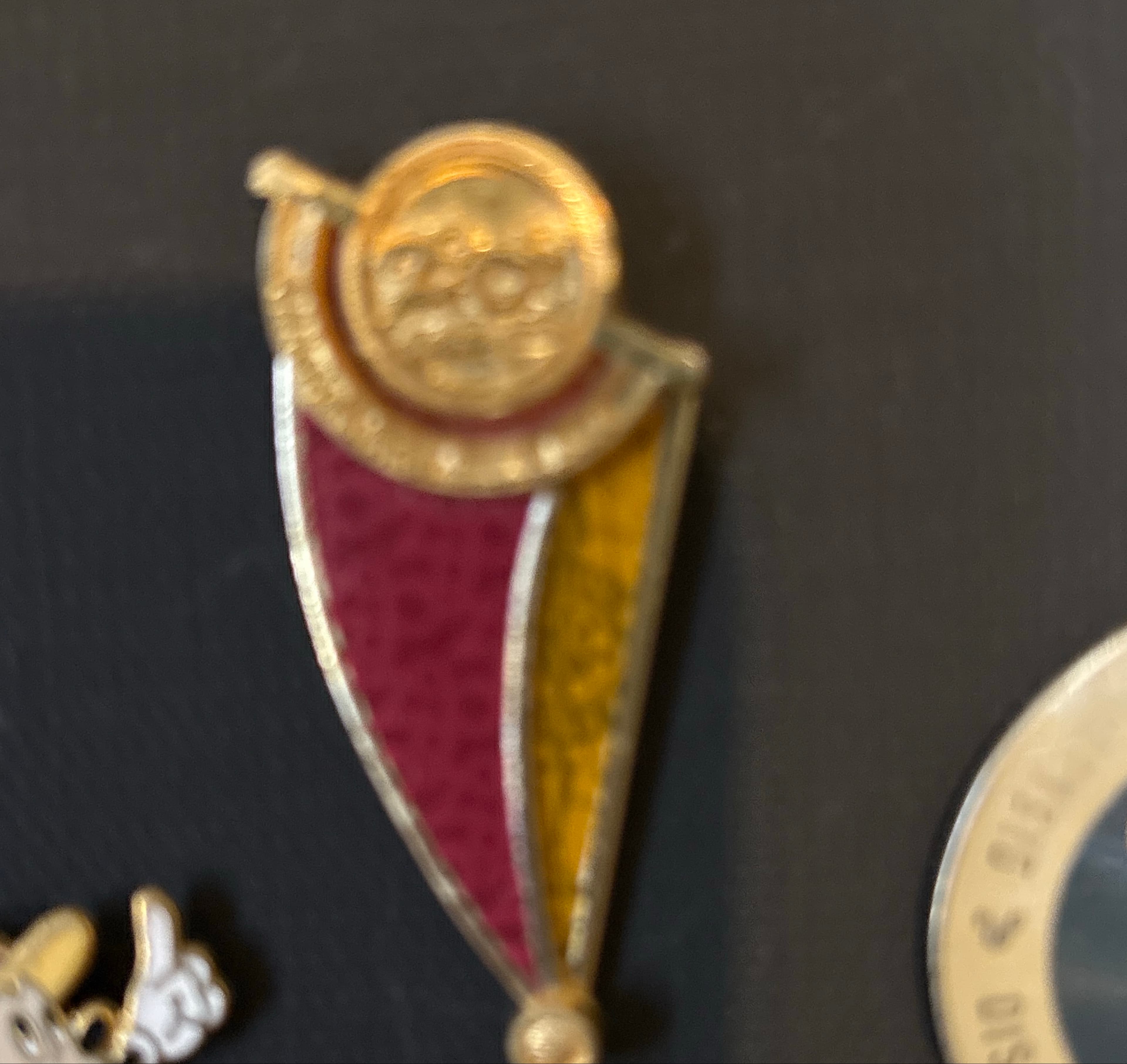 2001 Cast Lanyard Collection Banner Pin front