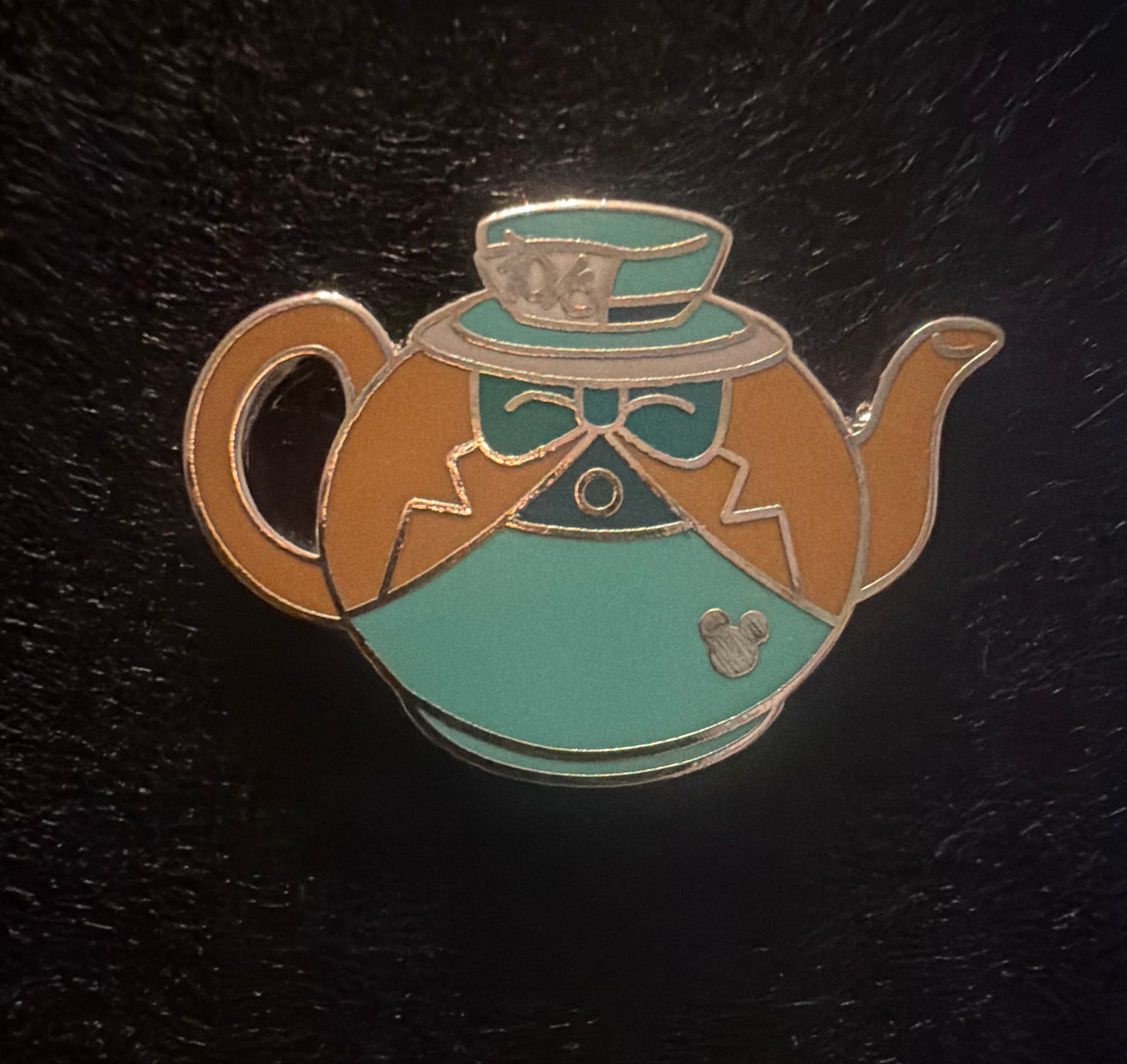 2014 Hidden Mickey - Alice in Wonderland Teapots