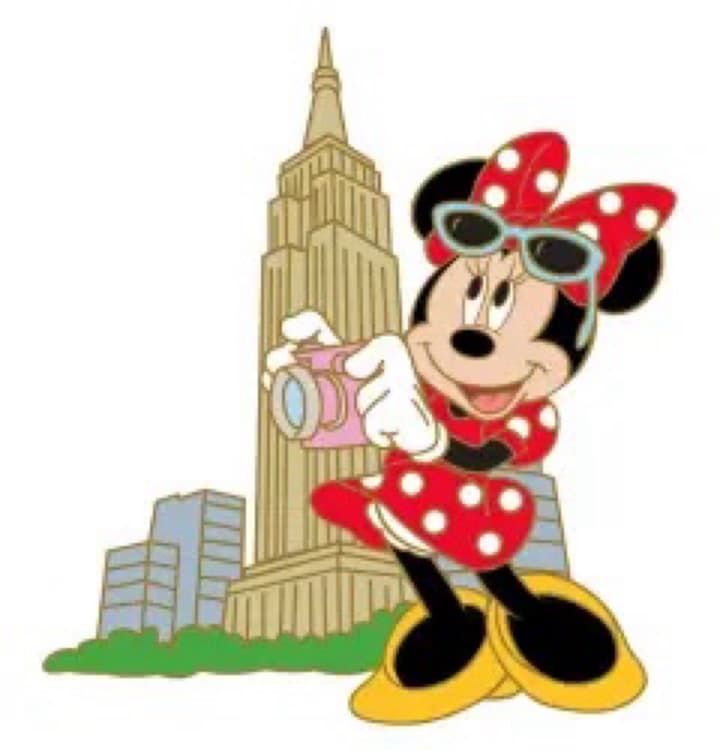 Minnie at the Empire State Building front