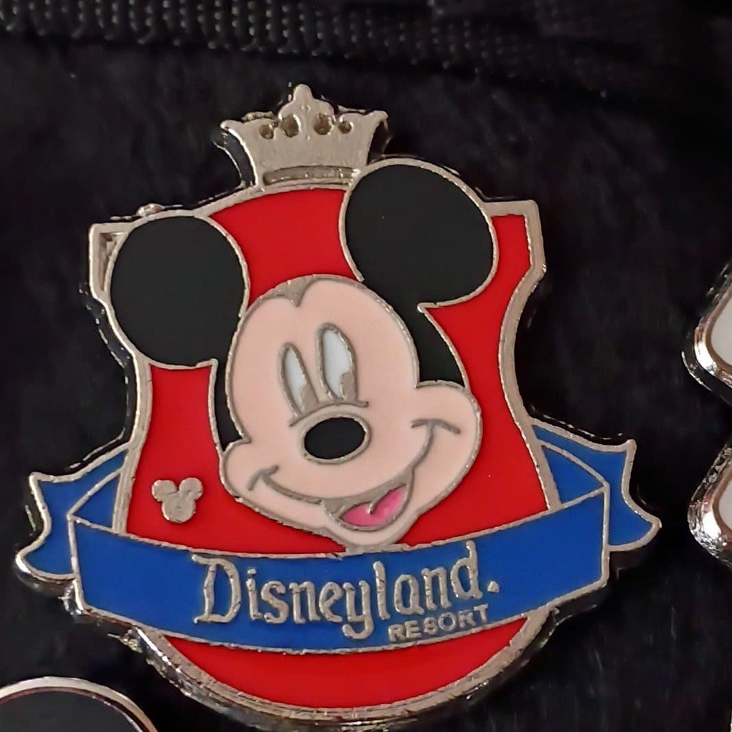 Disneyland Resort Hidden Mickey Mouse Red Crest collection
