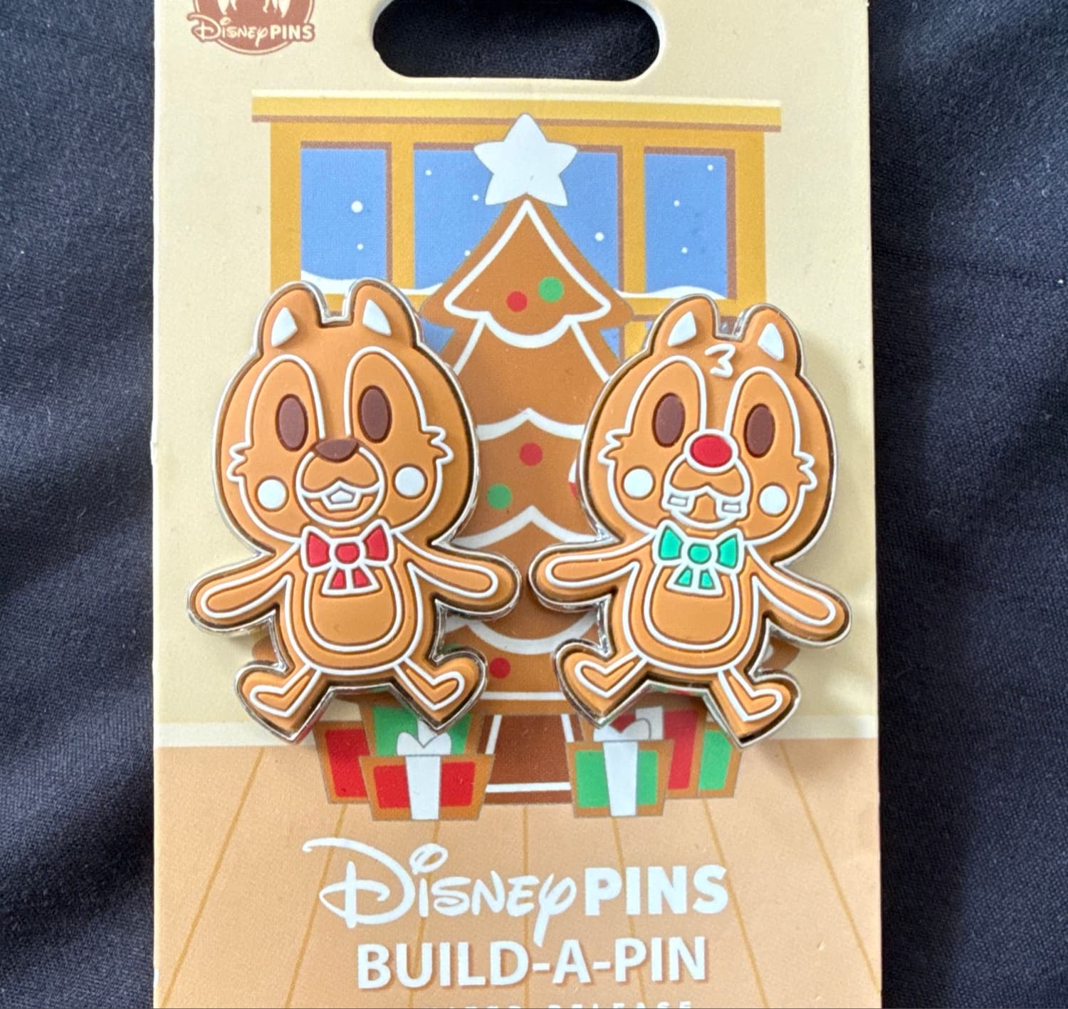 Chip 'n Dale Gingerbread Build-A-Pin Set