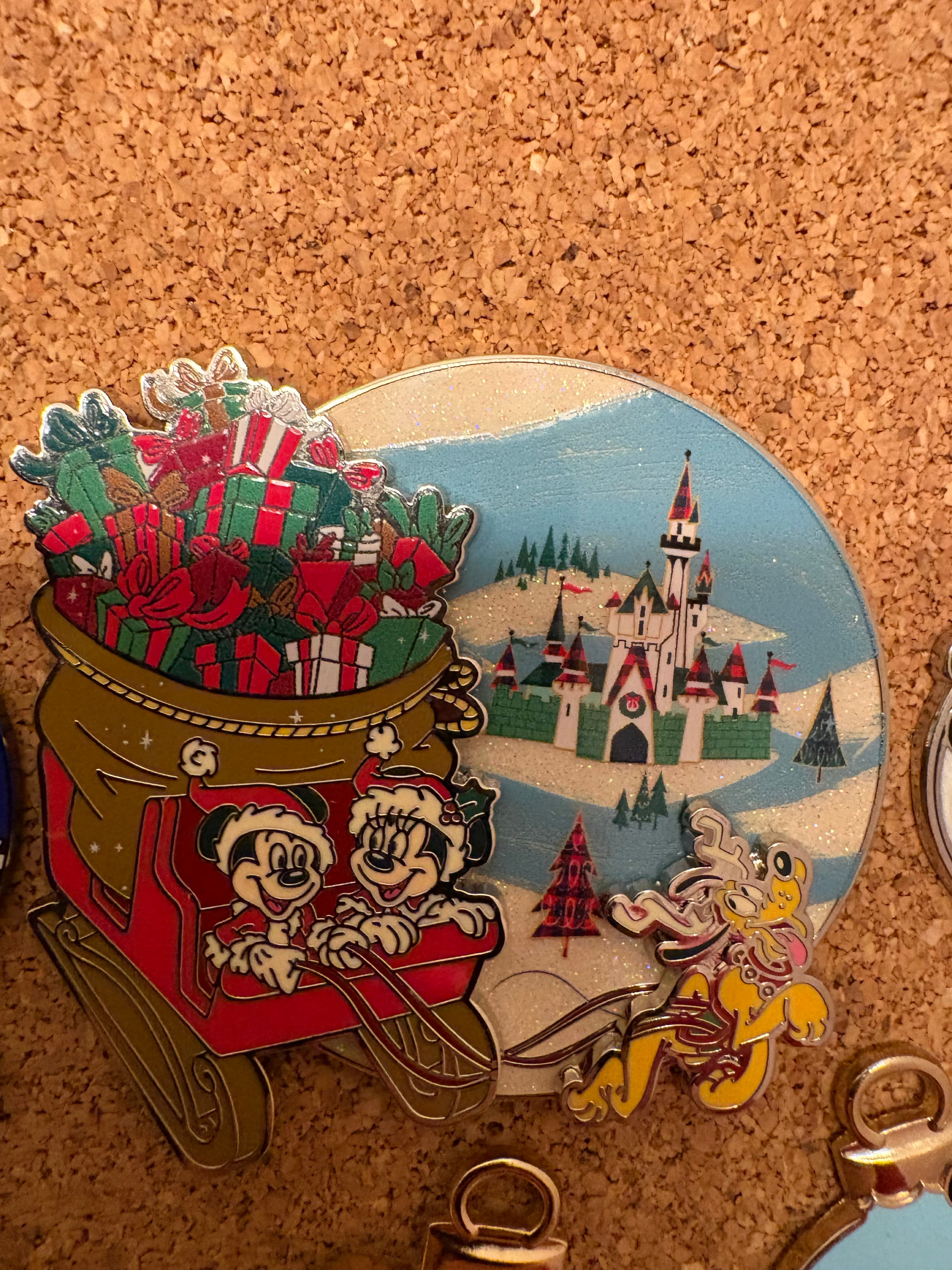 Christmas 2025 - Sleigh Mini Jumbo - Mickey, Minnie, and Pluto Sled front