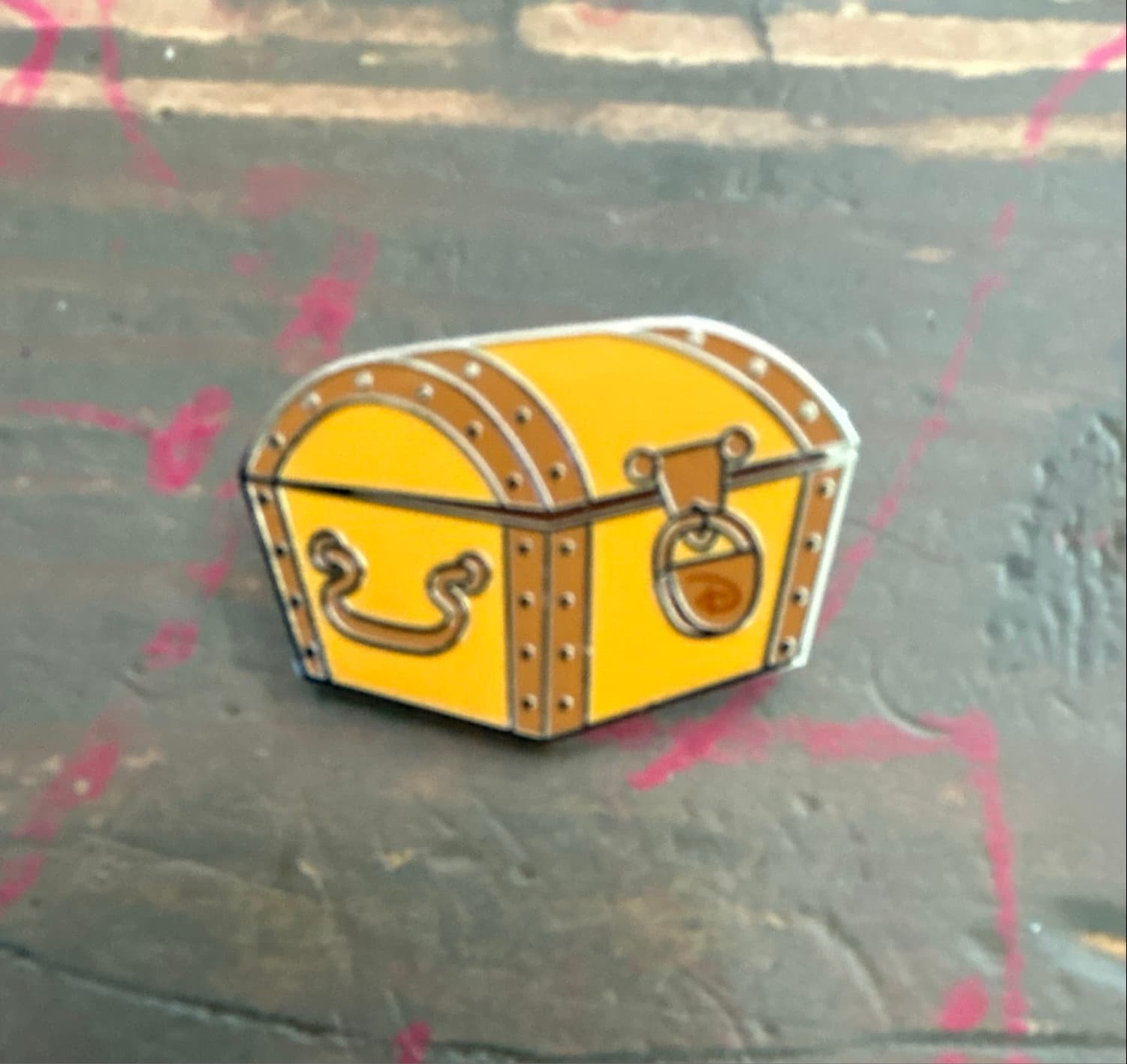 Pirates of the Caribbean Treasure Chest Hidden Mickey Pin