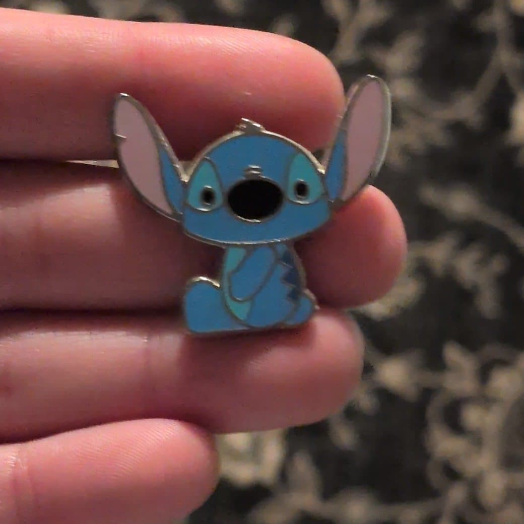 Stitch Sitting front