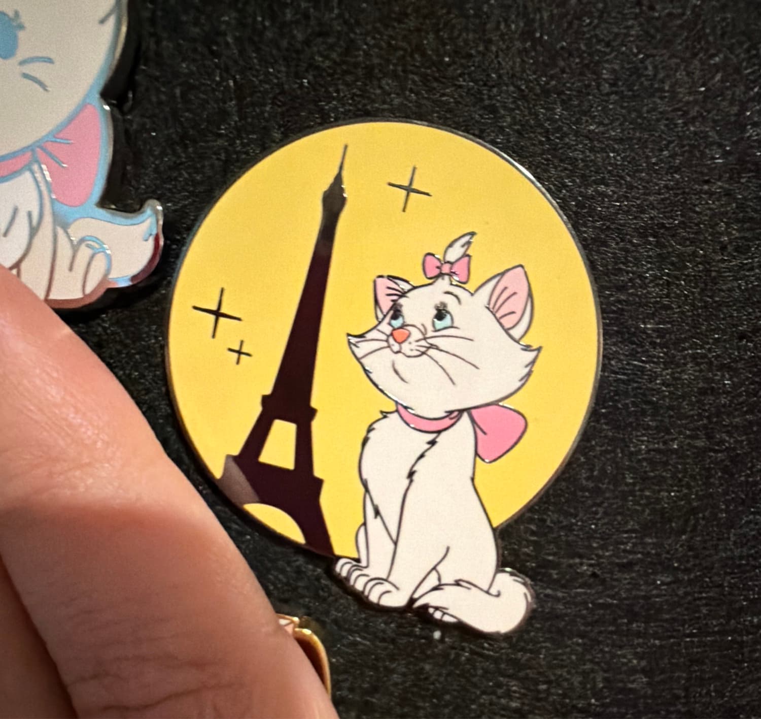 Disneyland Paris Aristocats Marie Eiffel Tower Pin front